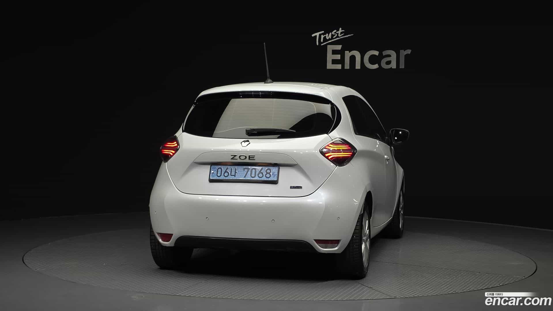 Zoe Renault Korea 2021.2-OUTER-004