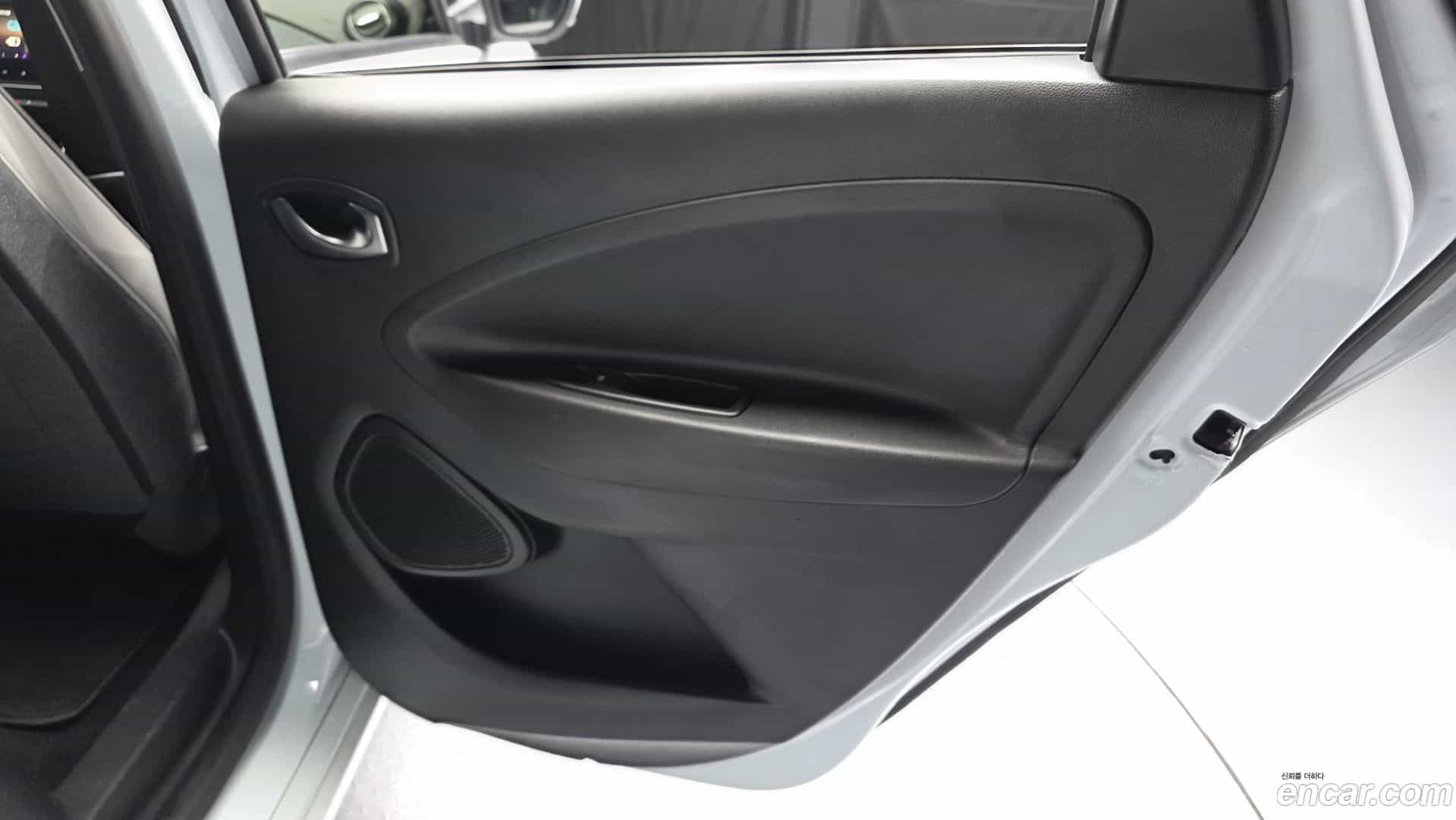 Zoe Renault Korea 2021.2-INNER-035