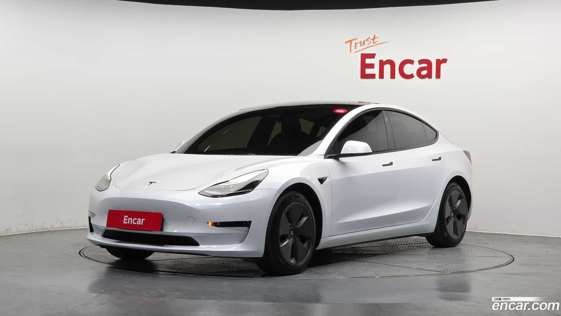 Model 3 Tesla 2022.8-OUTER-001