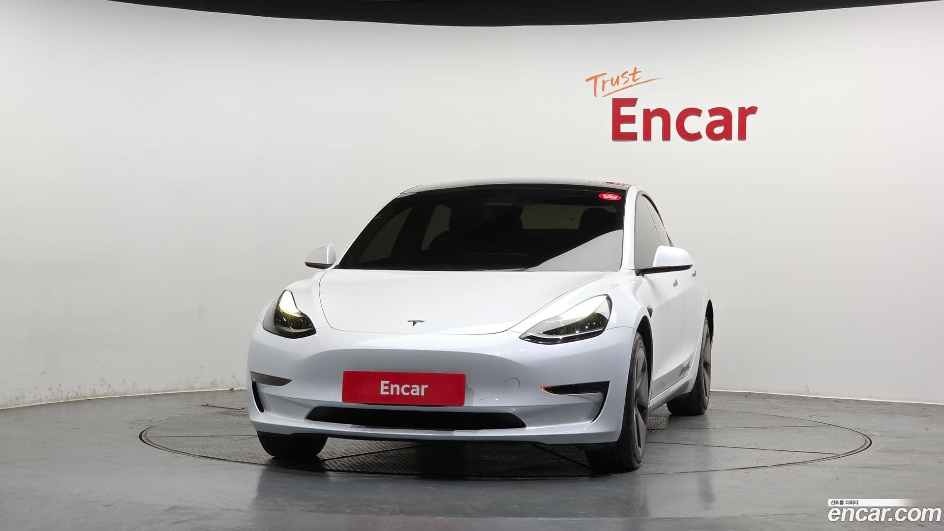 Main__Slider__Photo:Model 3 Tesla 2022.8-2