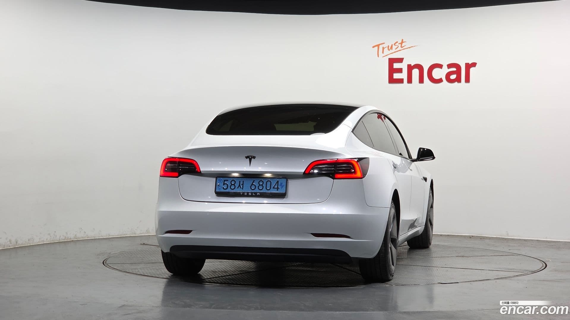 Main__Slider__Photo:Model 3 Tesla 2022.8-3