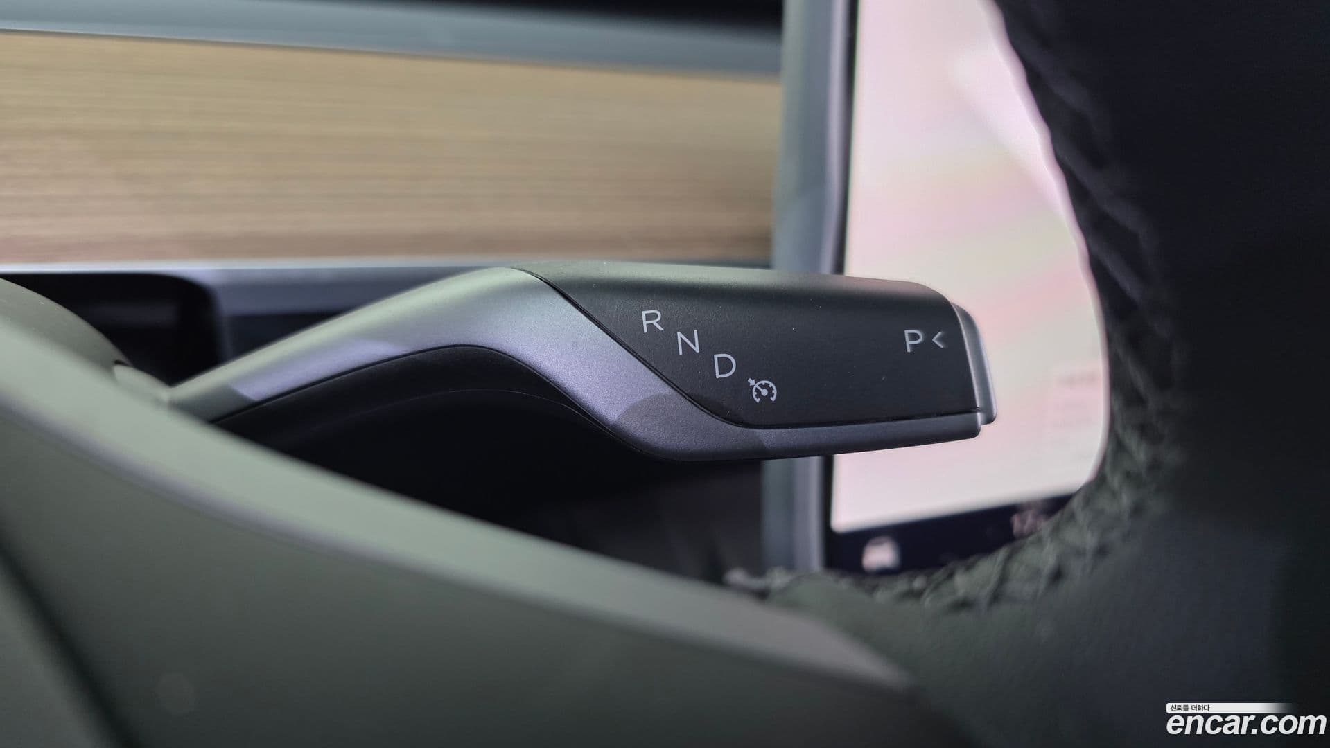 Main__Slider__Photo:Model 3 Tesla 2022.8-8
