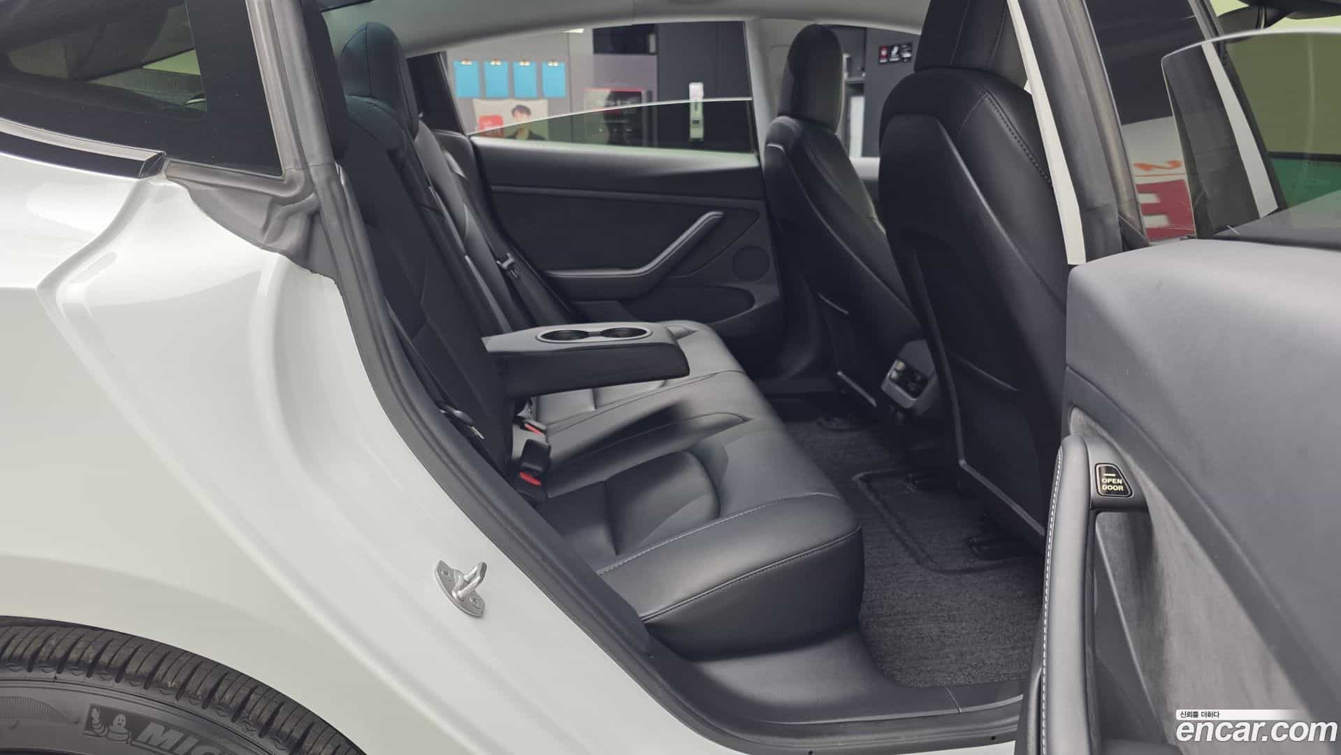 Model 3 Tesla 2022.8-OPTION-016