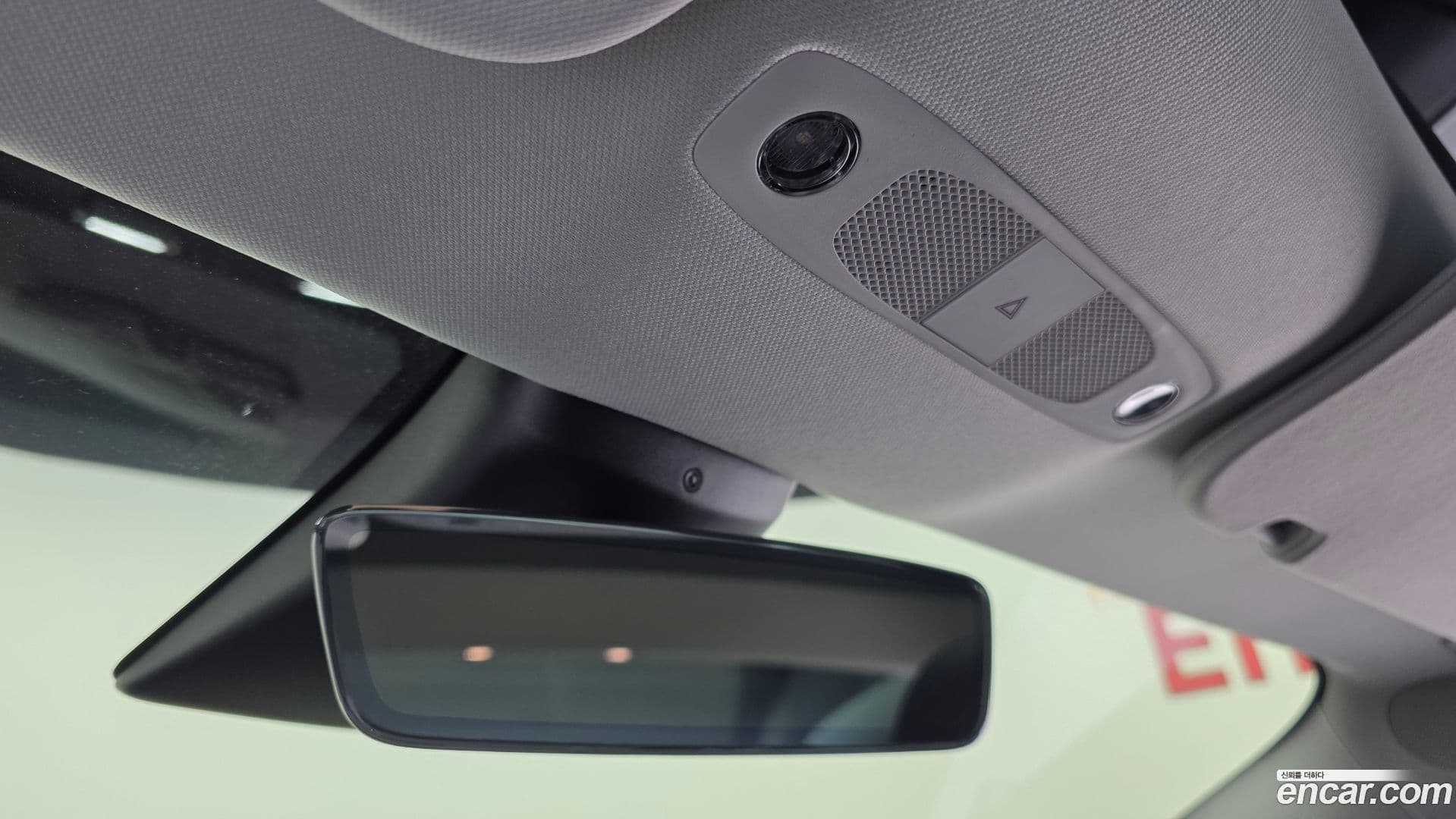 Main__Slider__Photo:Model 3 Tesla 2022.8-17