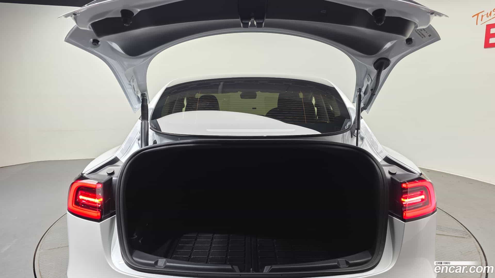 Model 3 Tesla 2022.8-OPTION-024