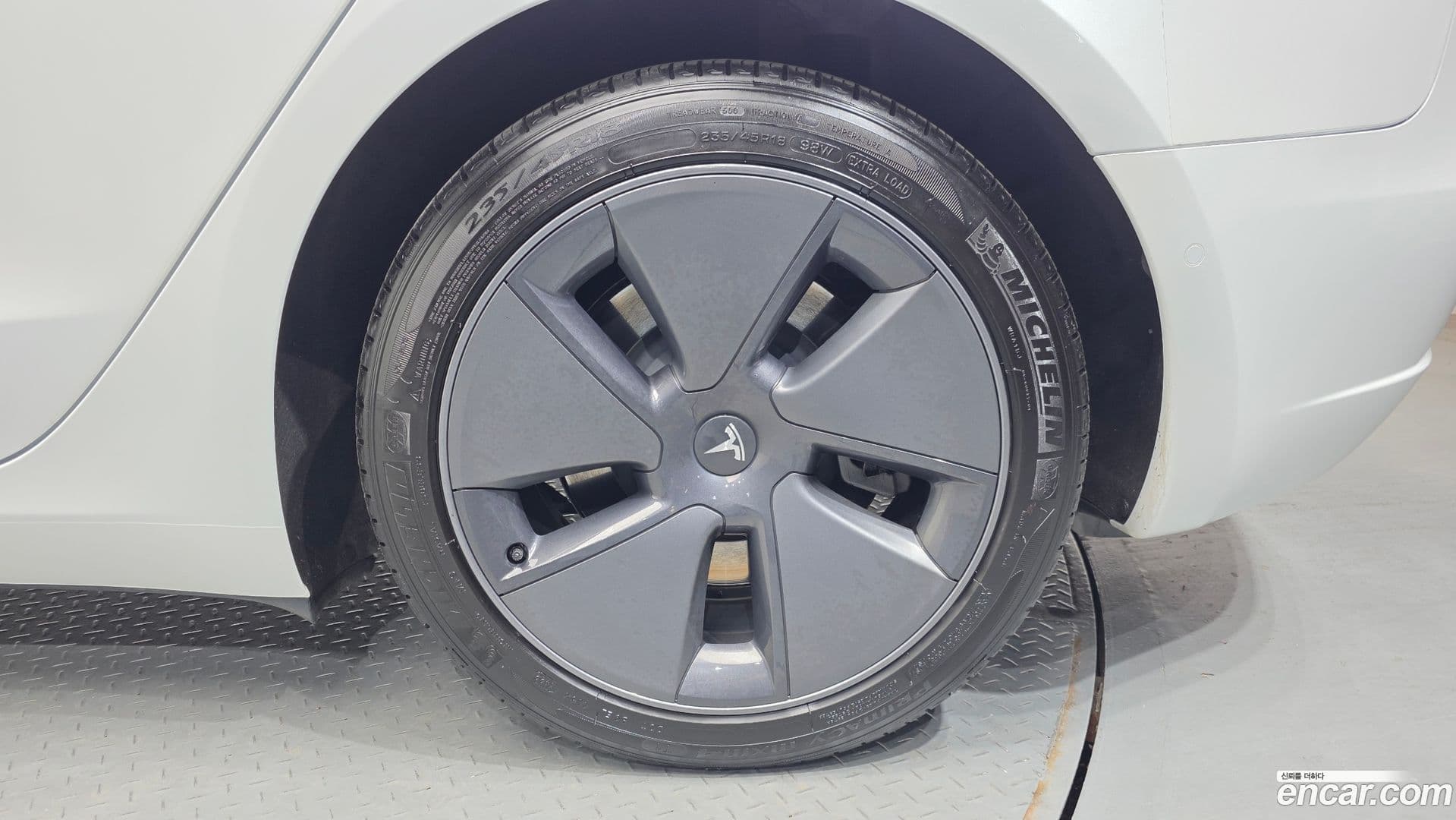 Main__Slider__Photo:Model 3 Tesla 2022.8-20