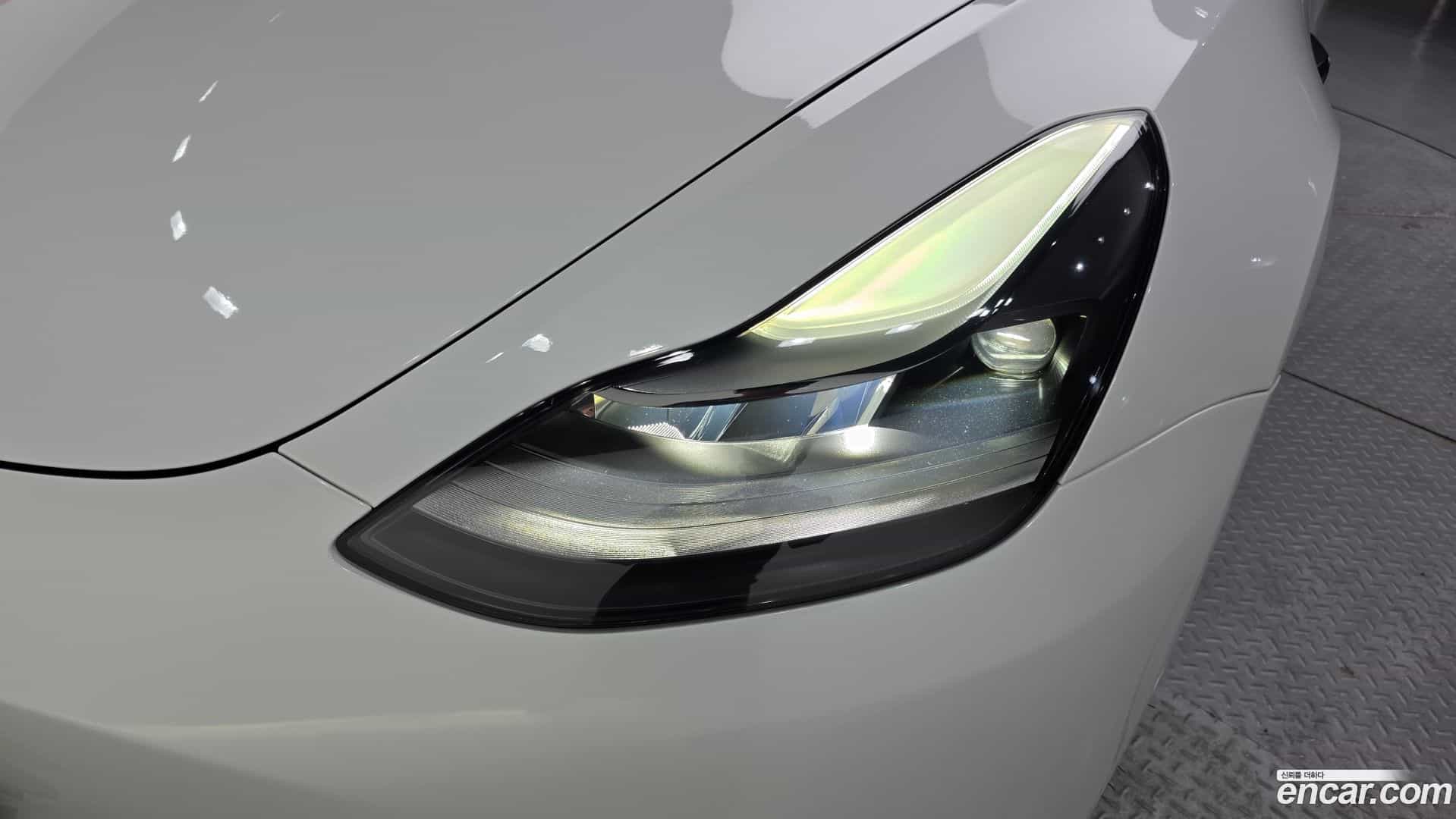 Model 3 Tesla 2022.8-OUTER-032