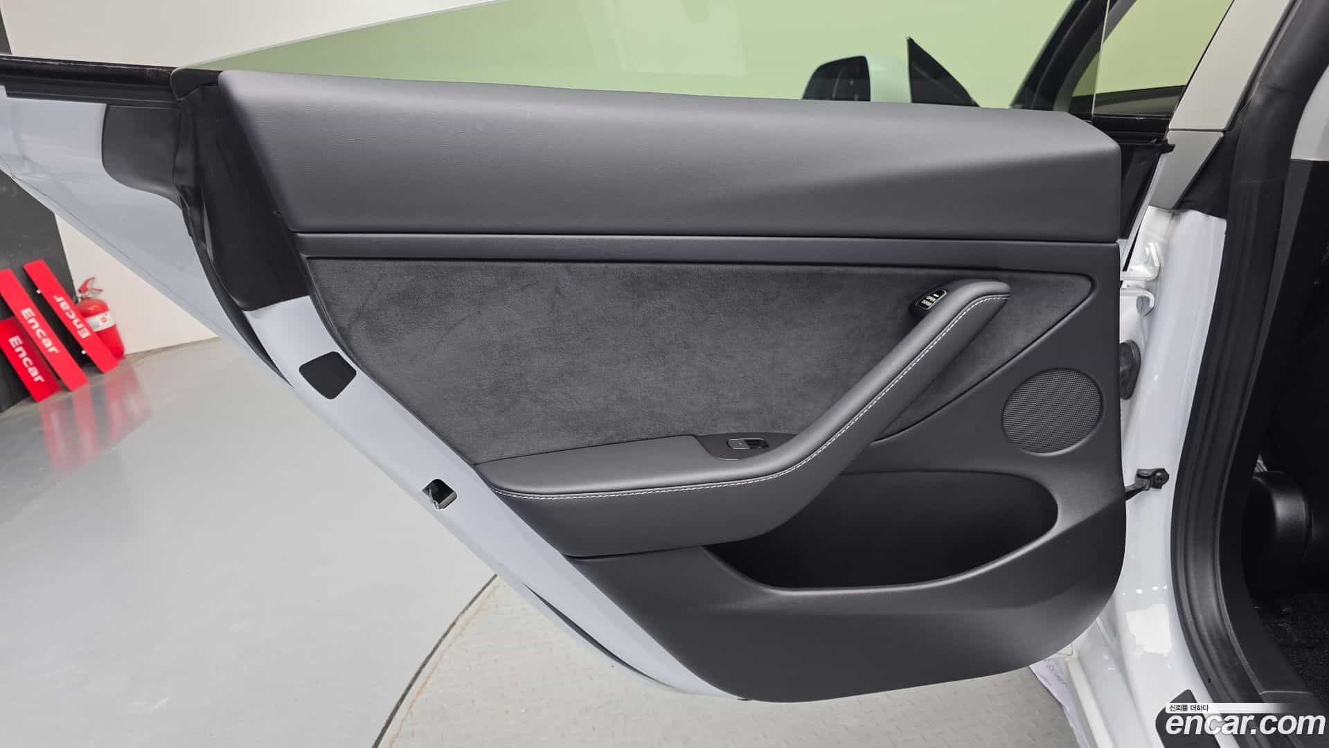 Model 3 Tesla 2022.8-INNER-035