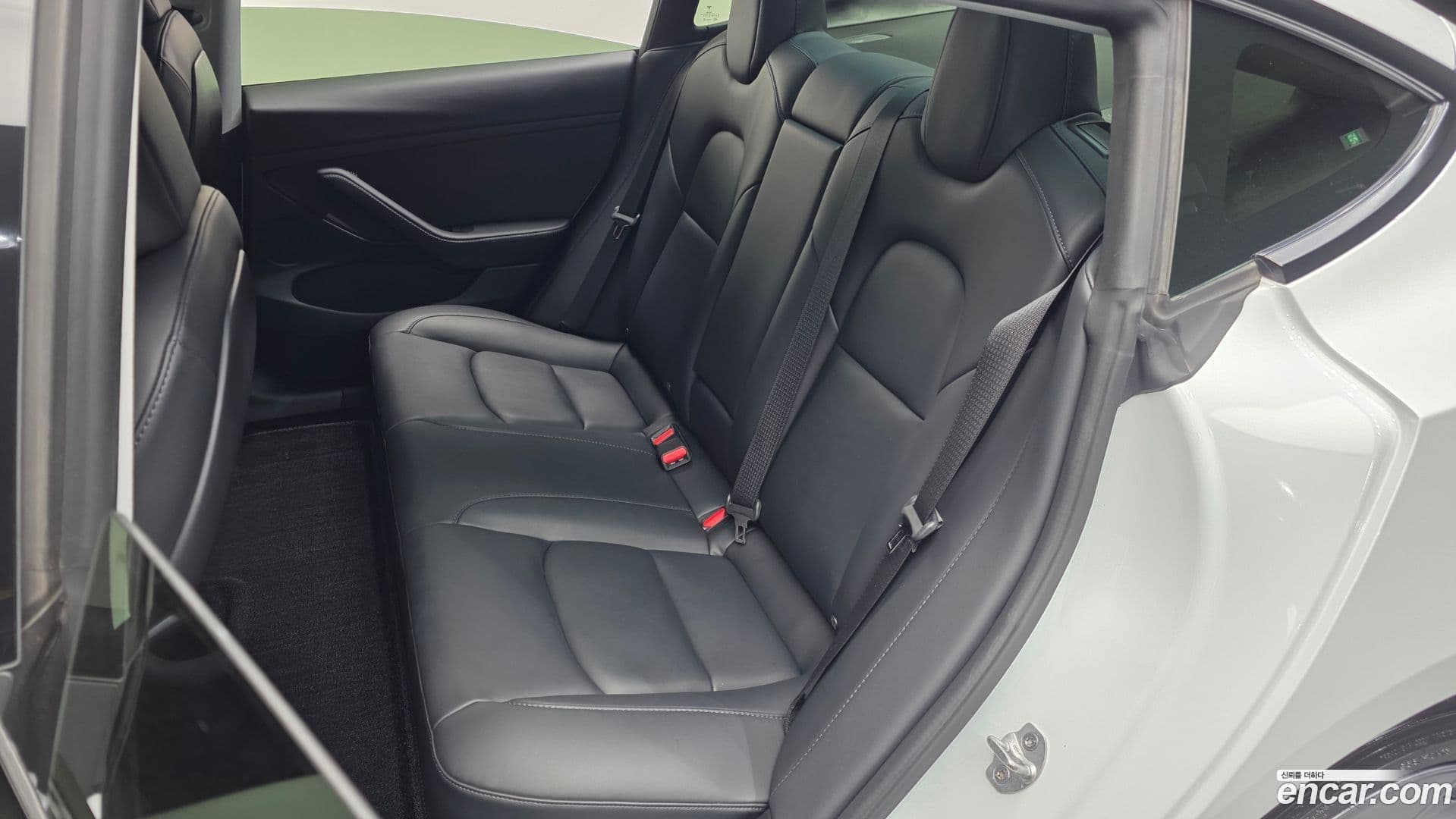 Main__Slider__Photo:Model 3 Tesla 2022.8-25