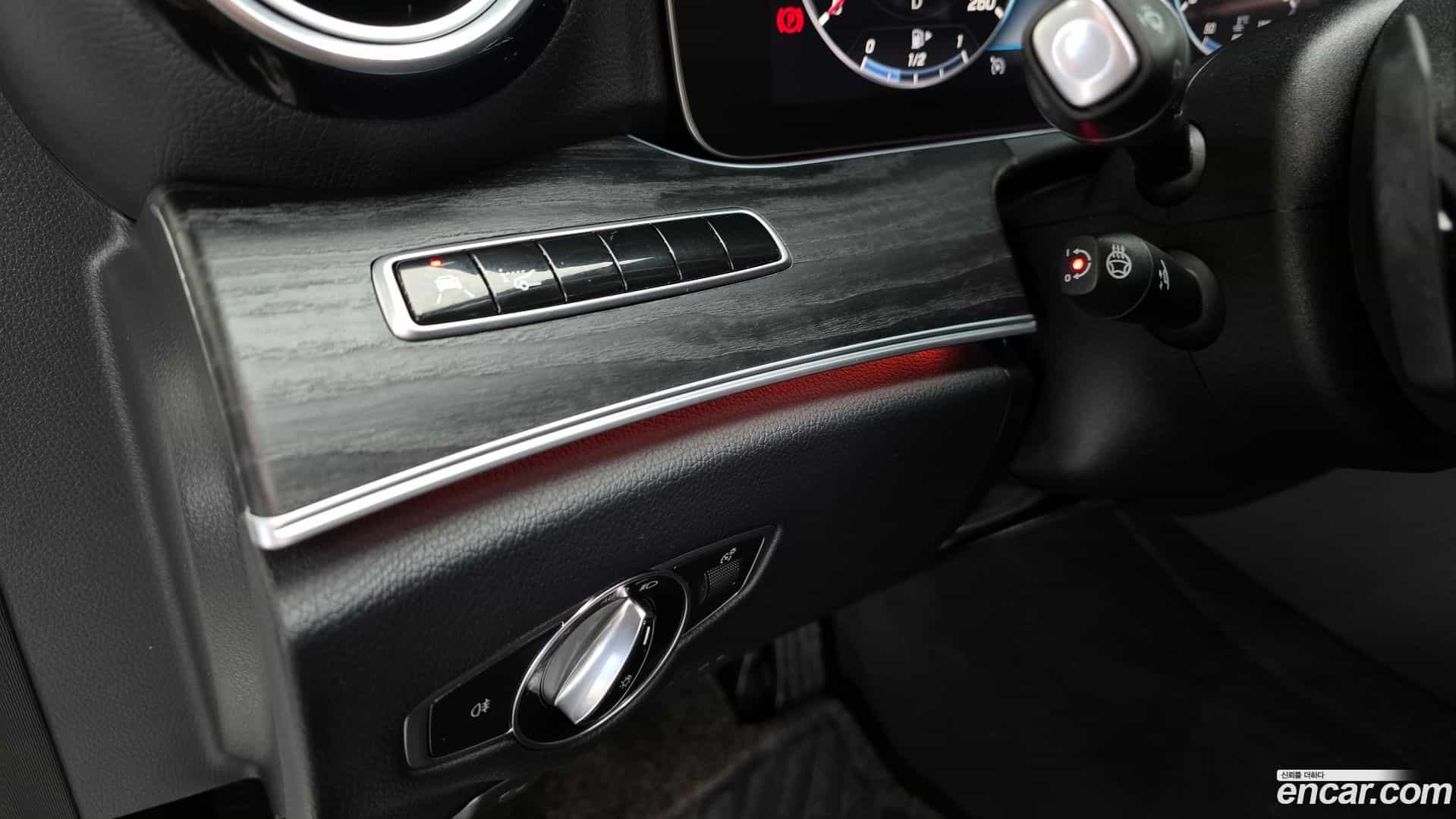 E-Class Mercedes-Benz 2019.1-OPTION-018