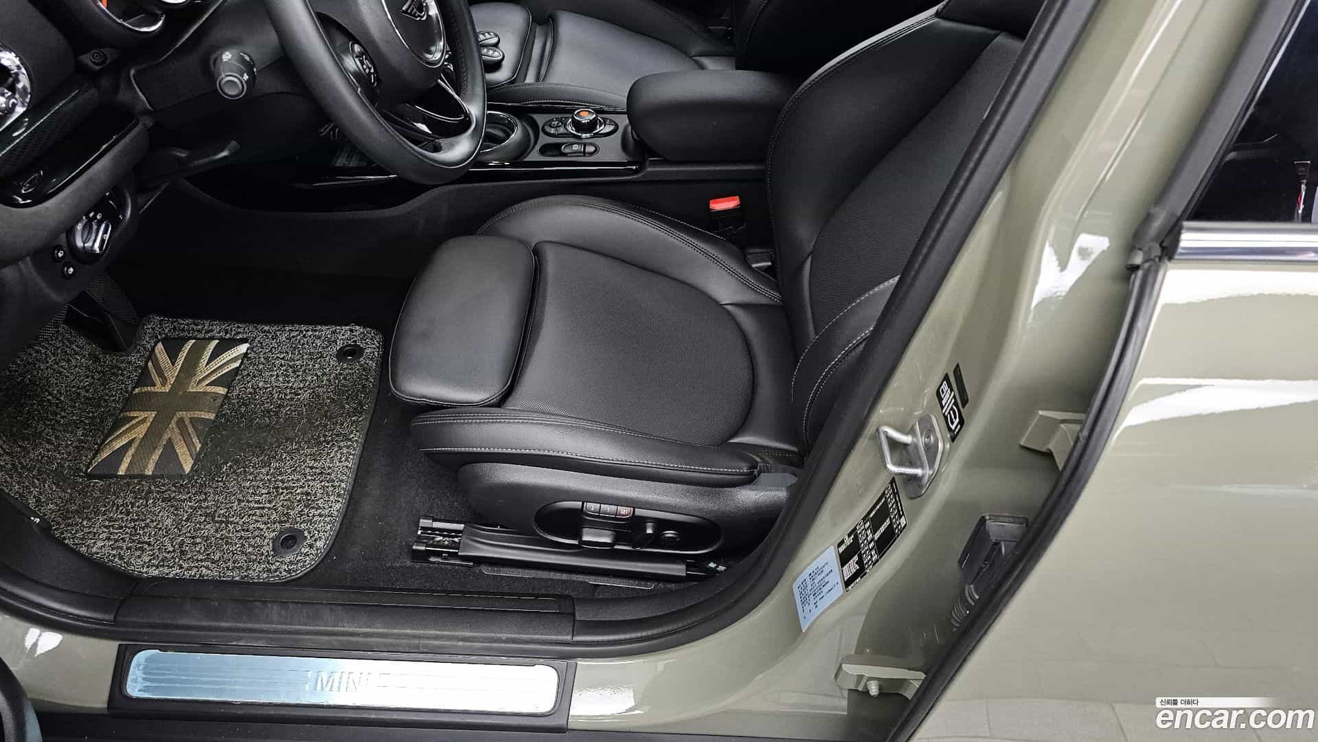 Clubman Mini 2019.11-INNER-036
