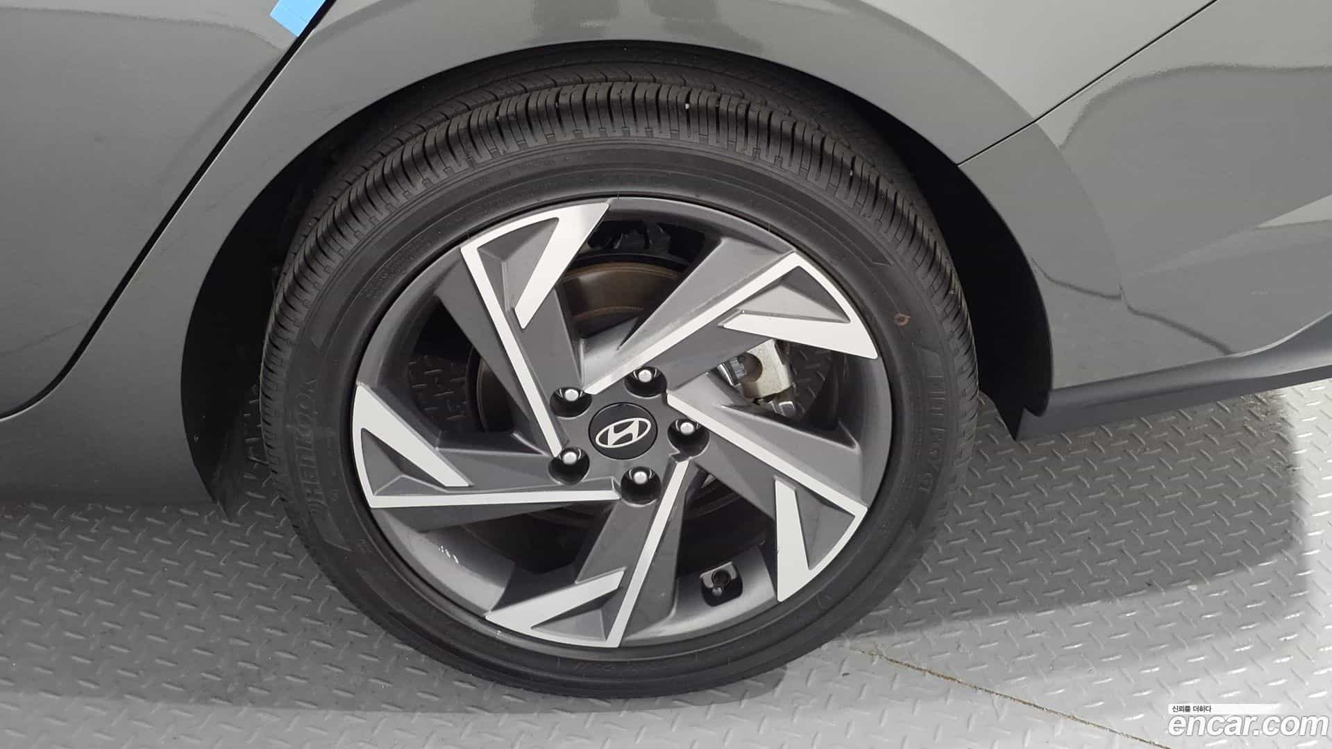 AVANTE Hyundai 2024.0-OUTER-031