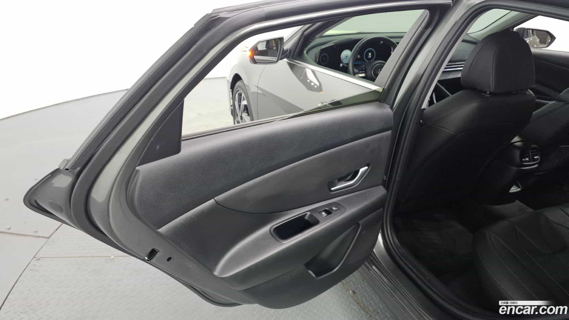 AVANTE Hyundai 2024.0-INNER-035