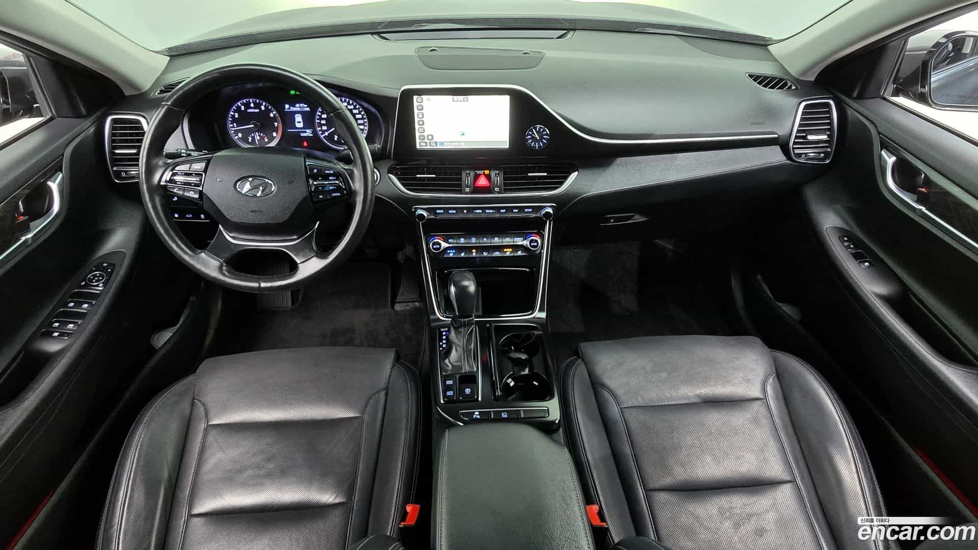 Grandeur Hyundai 2018.1-INNER-007