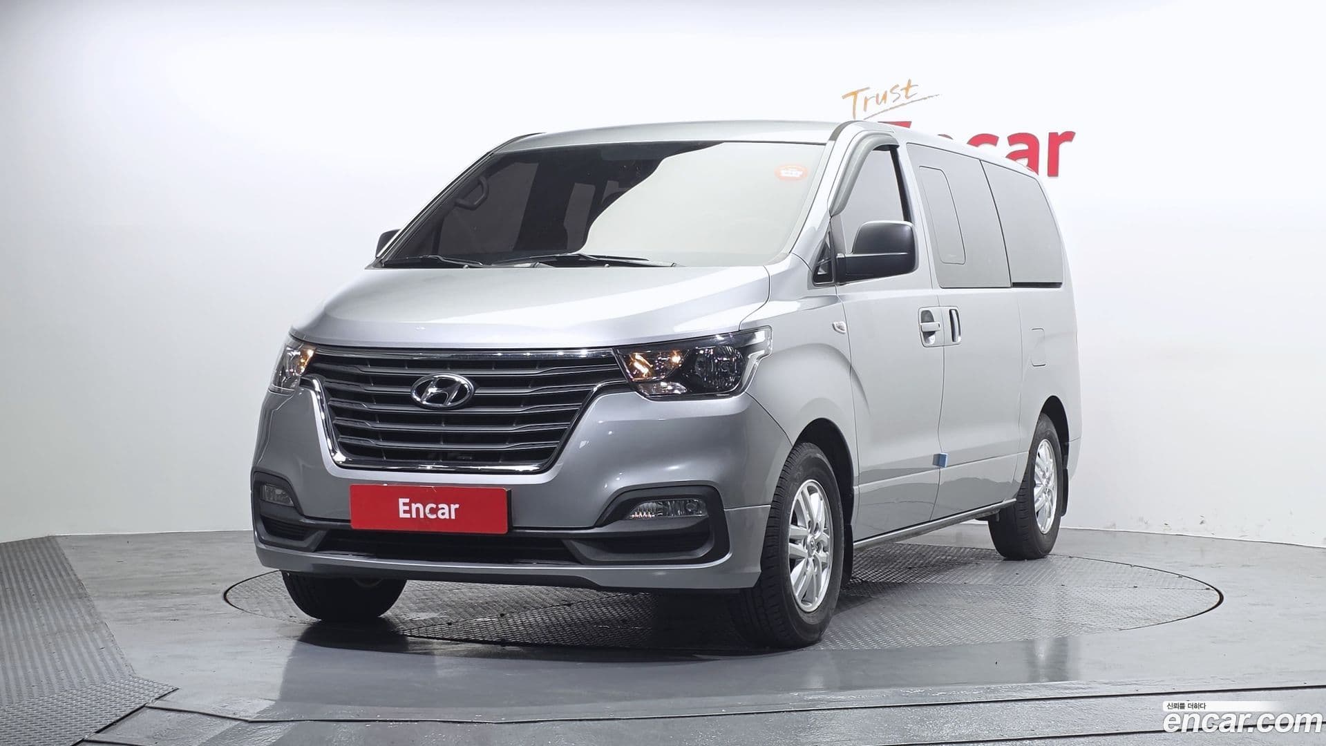 Main__Slider__Photo:Starex Hyundai 2019.8-0