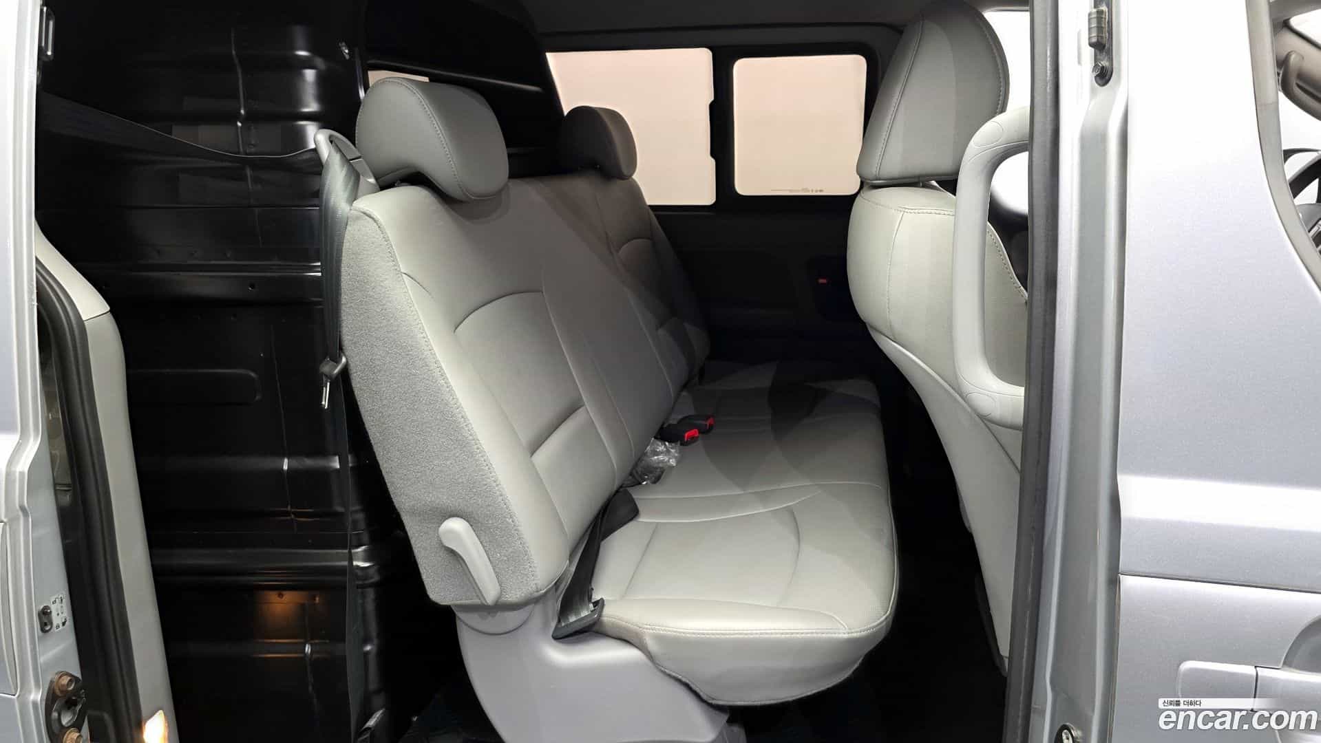 Starex Hyundai 2019.8-OPTION-015