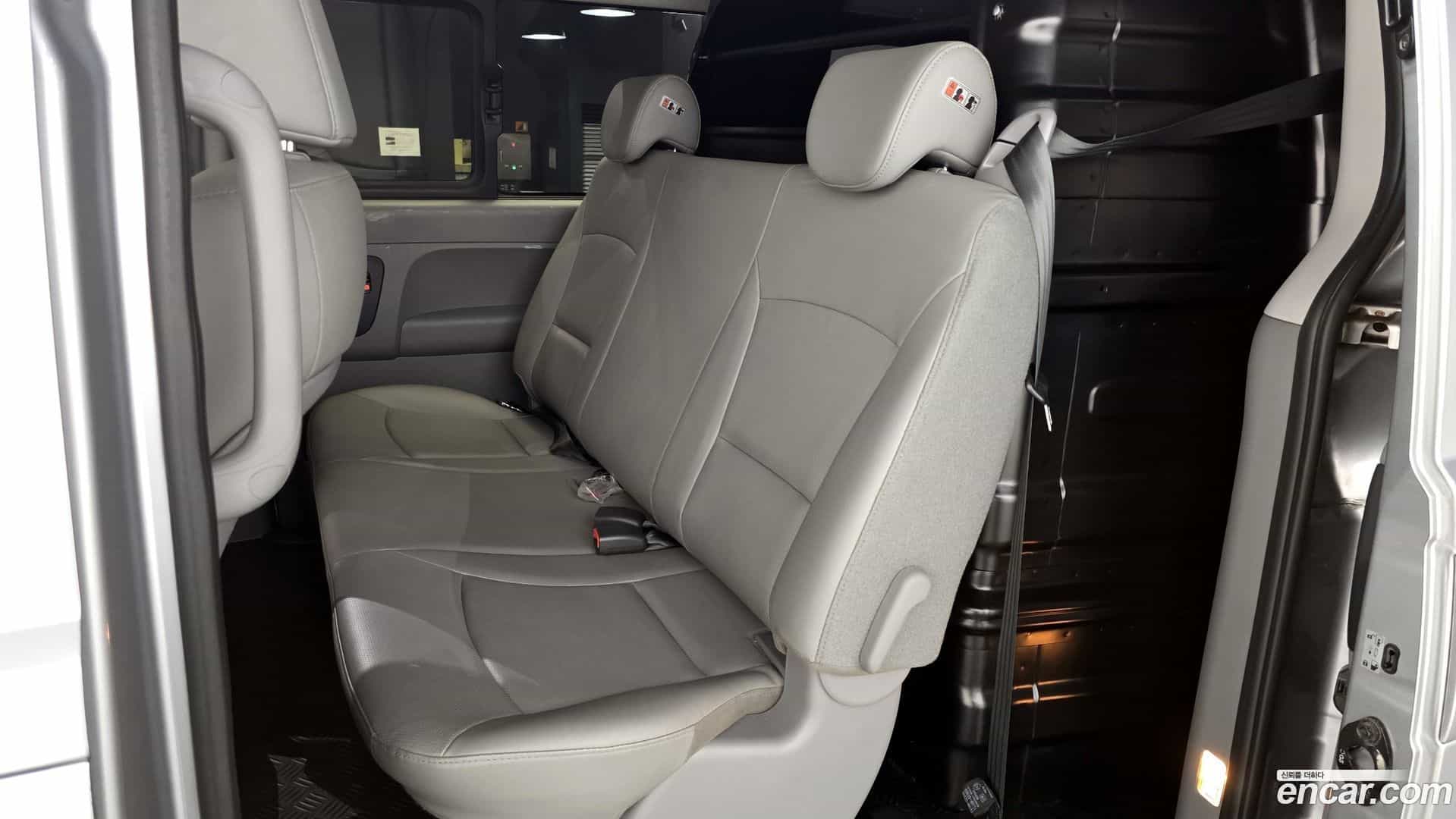 Starex Hyundai 2019.8-OPTION-016