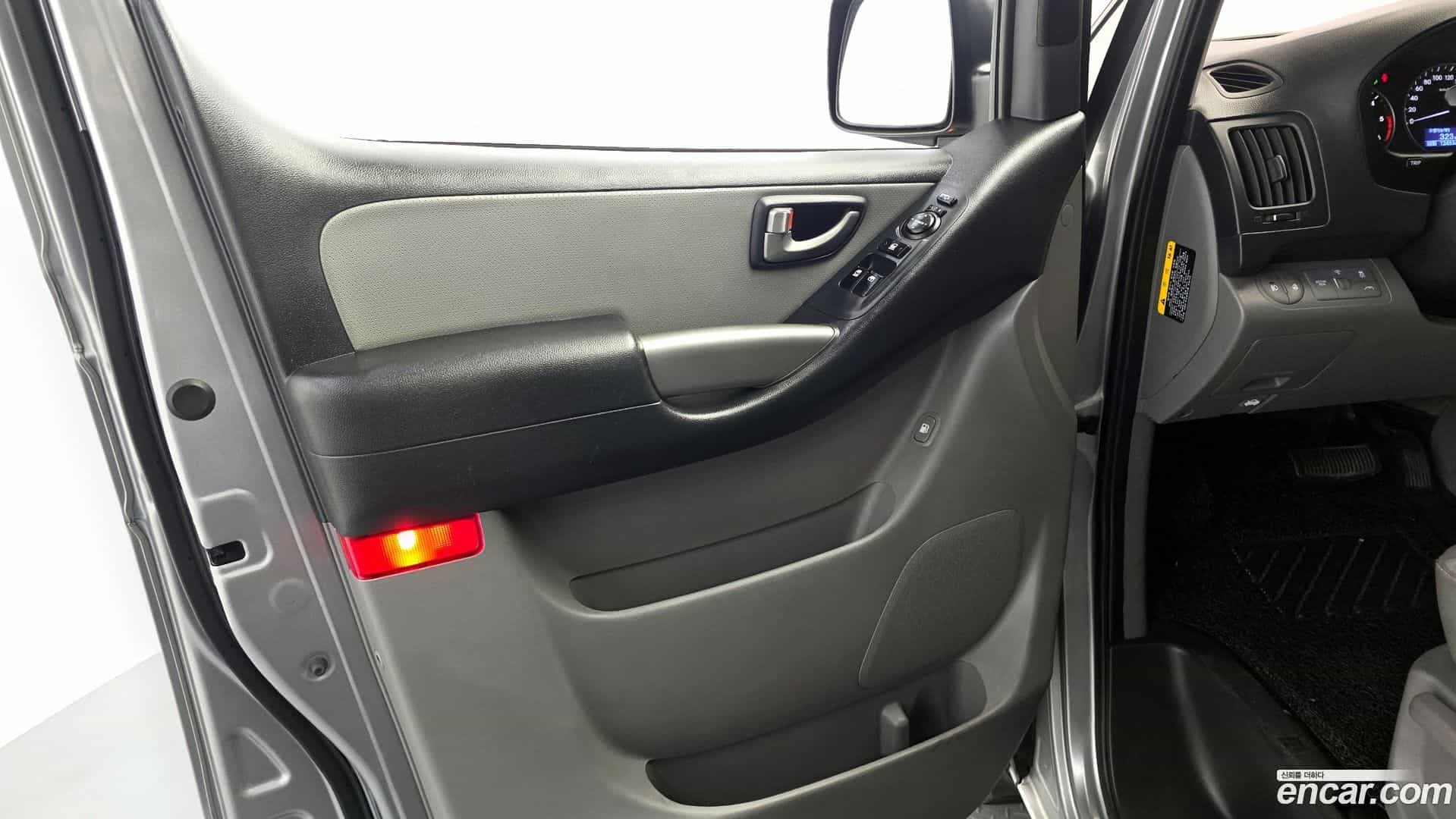 Starex Hyundai 2019.8-INNER-034