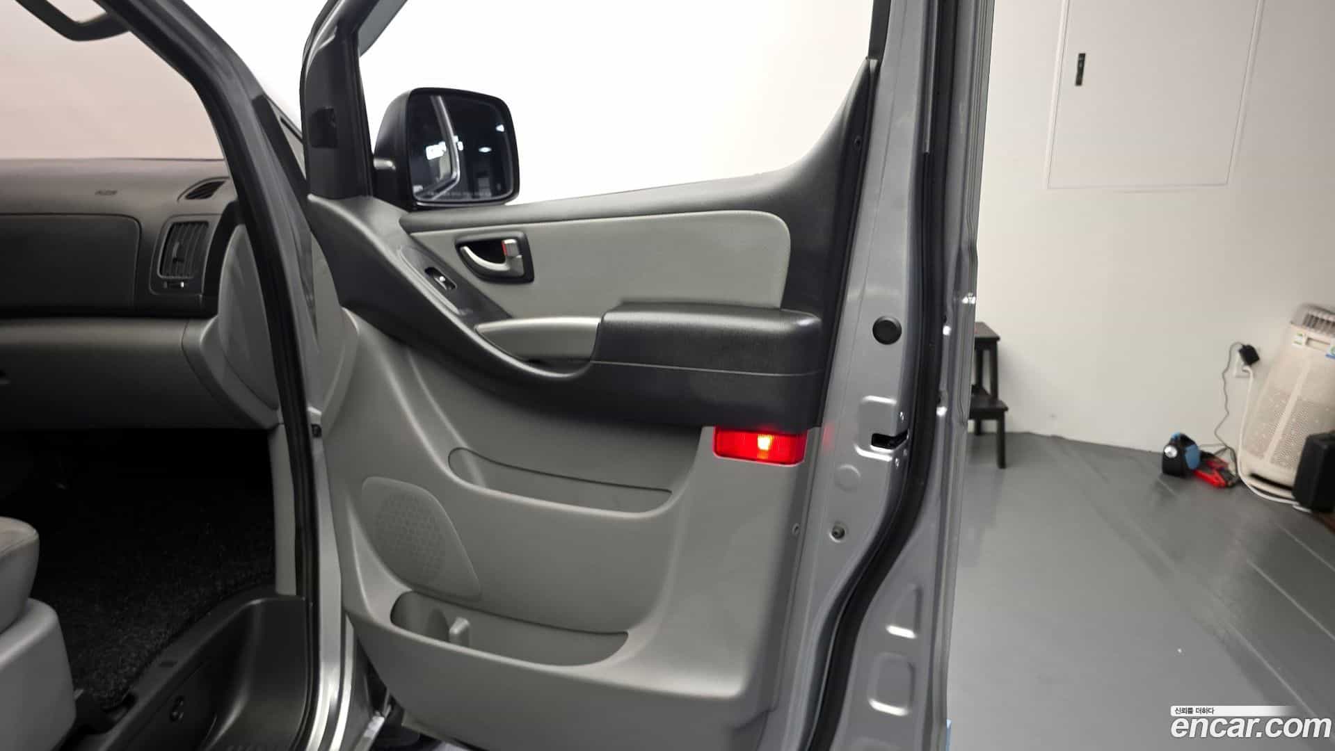 Starex Hyundai 2019.8-INNER-035