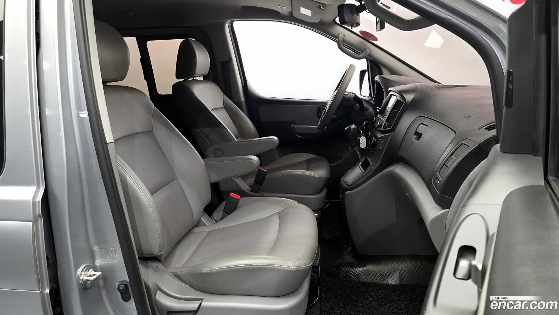 Starex Hyundai 2019.8-INNER-036