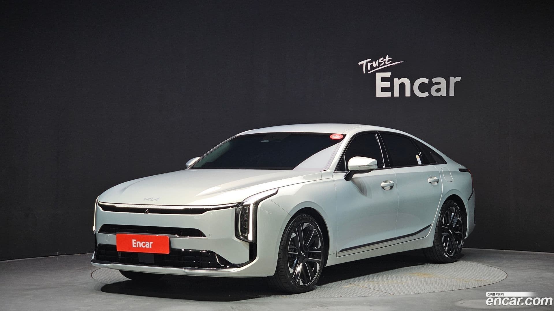Main__Slider__Photo:K8 Kia 2025.4-0