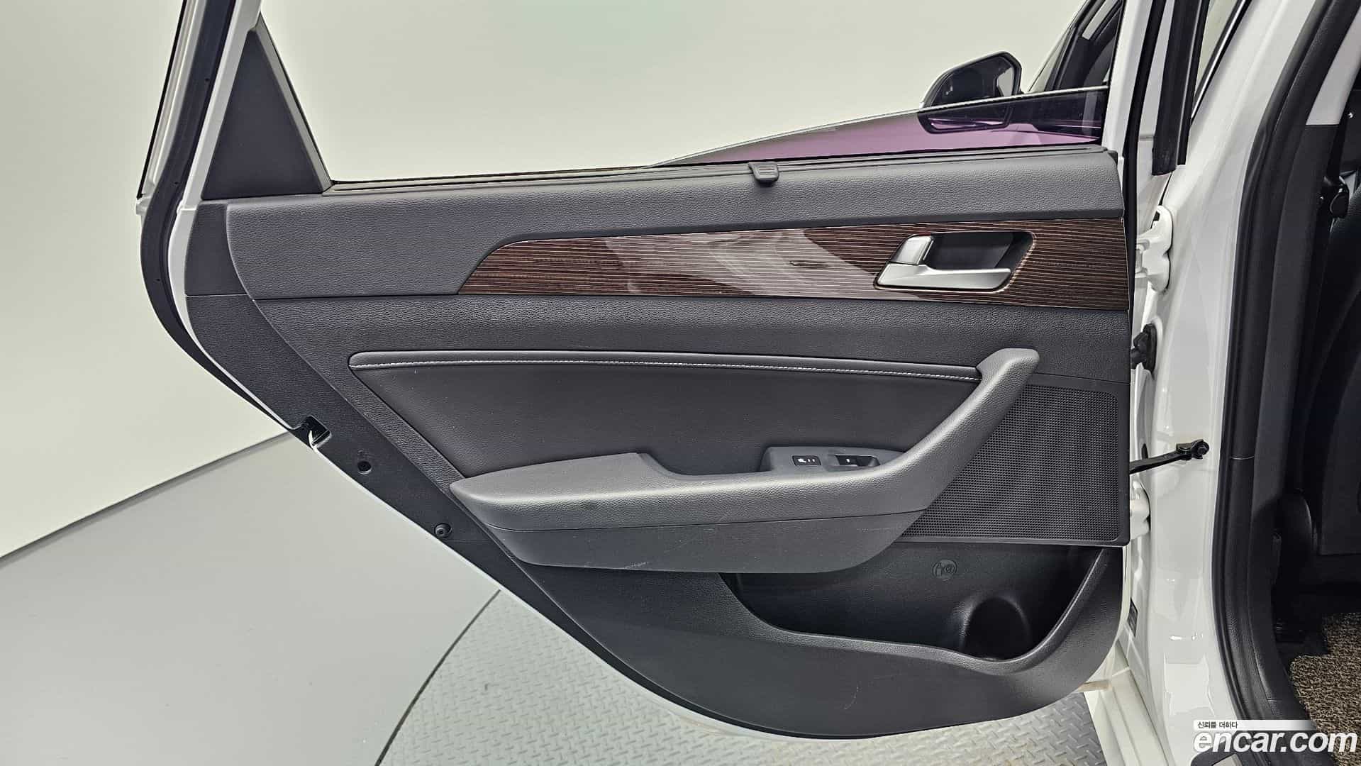 Sonata Hyundai 2019.2-INNER-035