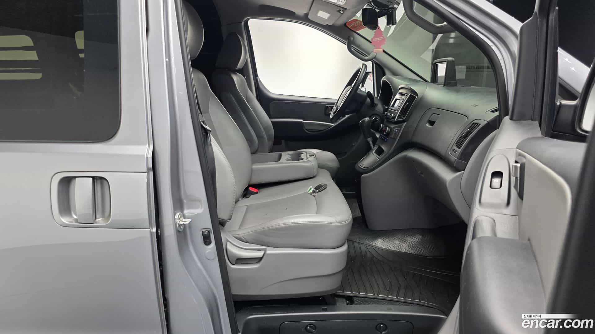 Starex Hyundai 2020.4-OPTION-015