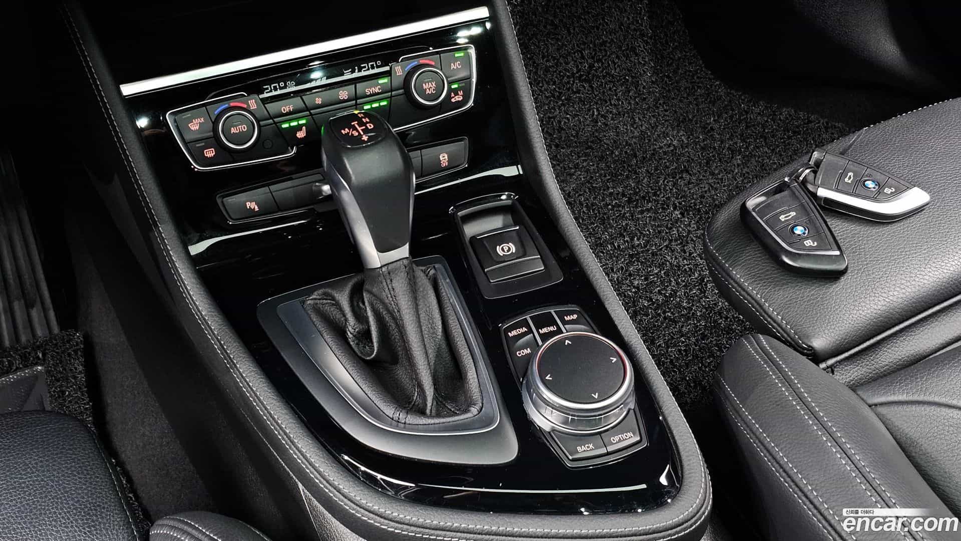 2-Series BMW 2017.9-INNER-009