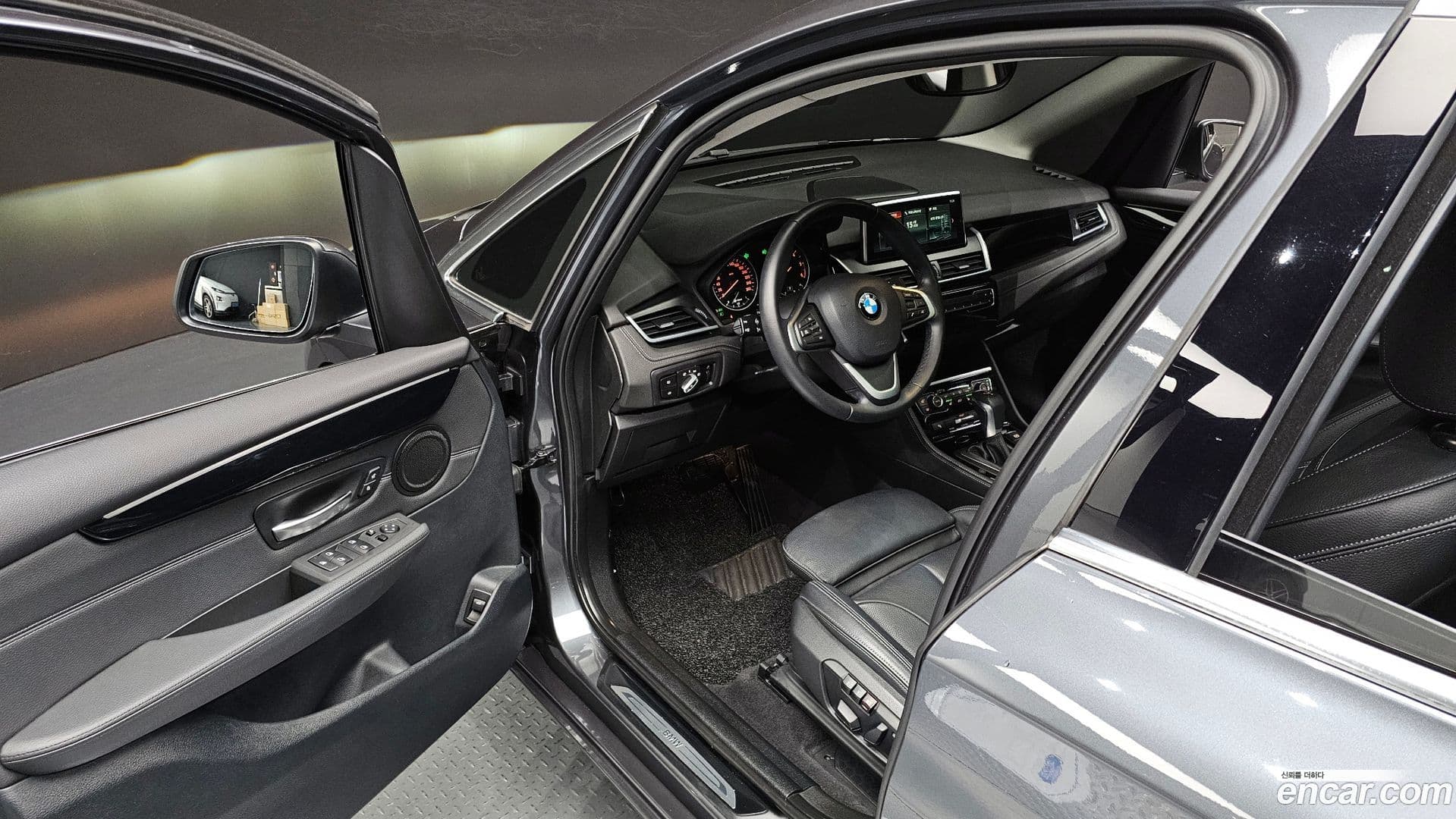Main__Slider__Photo:2-Series BMW 2017.9-9