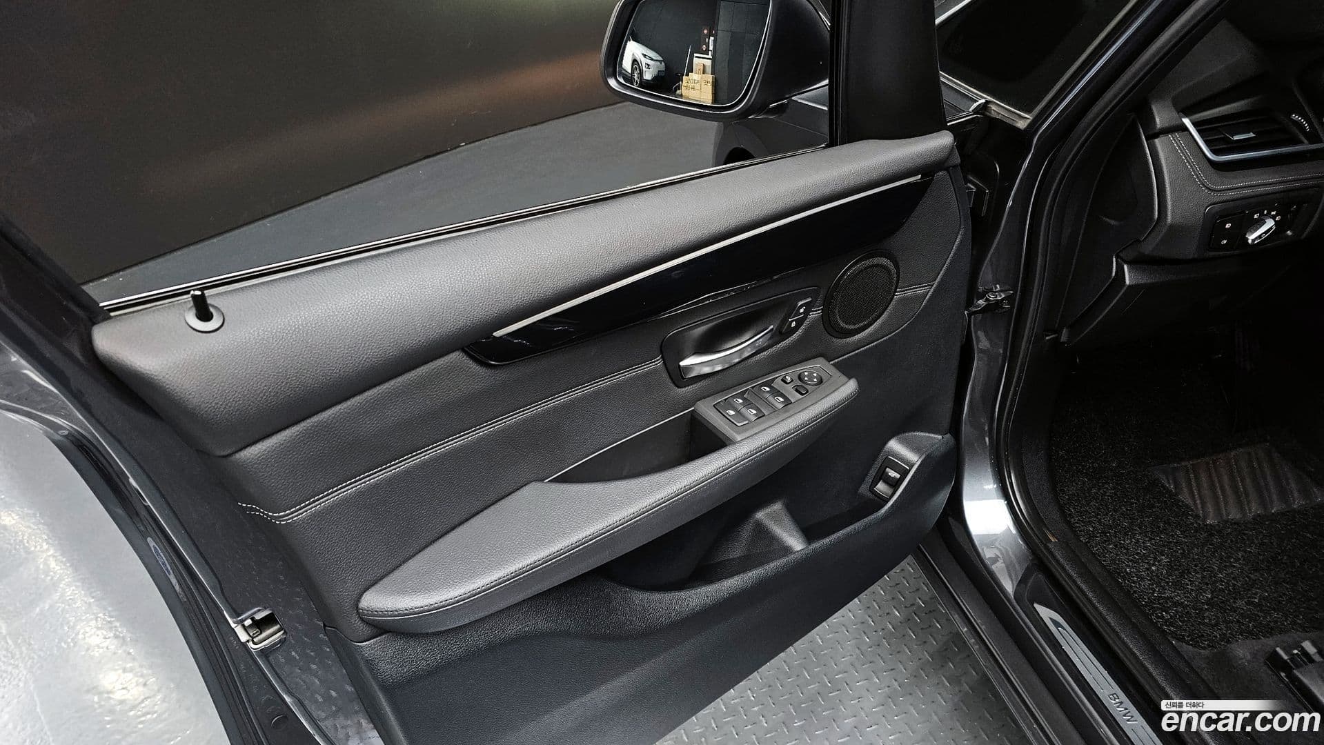 Main__Slider__Photo:2-Series BMW 2017.9-23