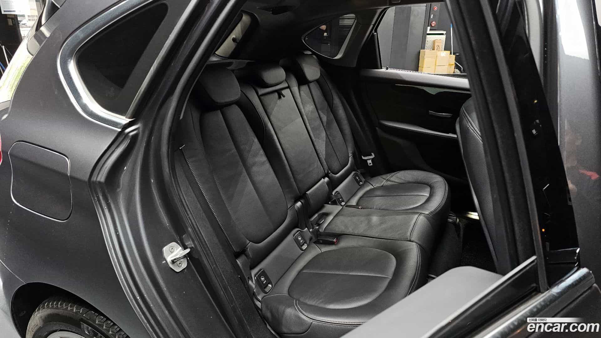 2-Series BMW 2017.9-INNER-036