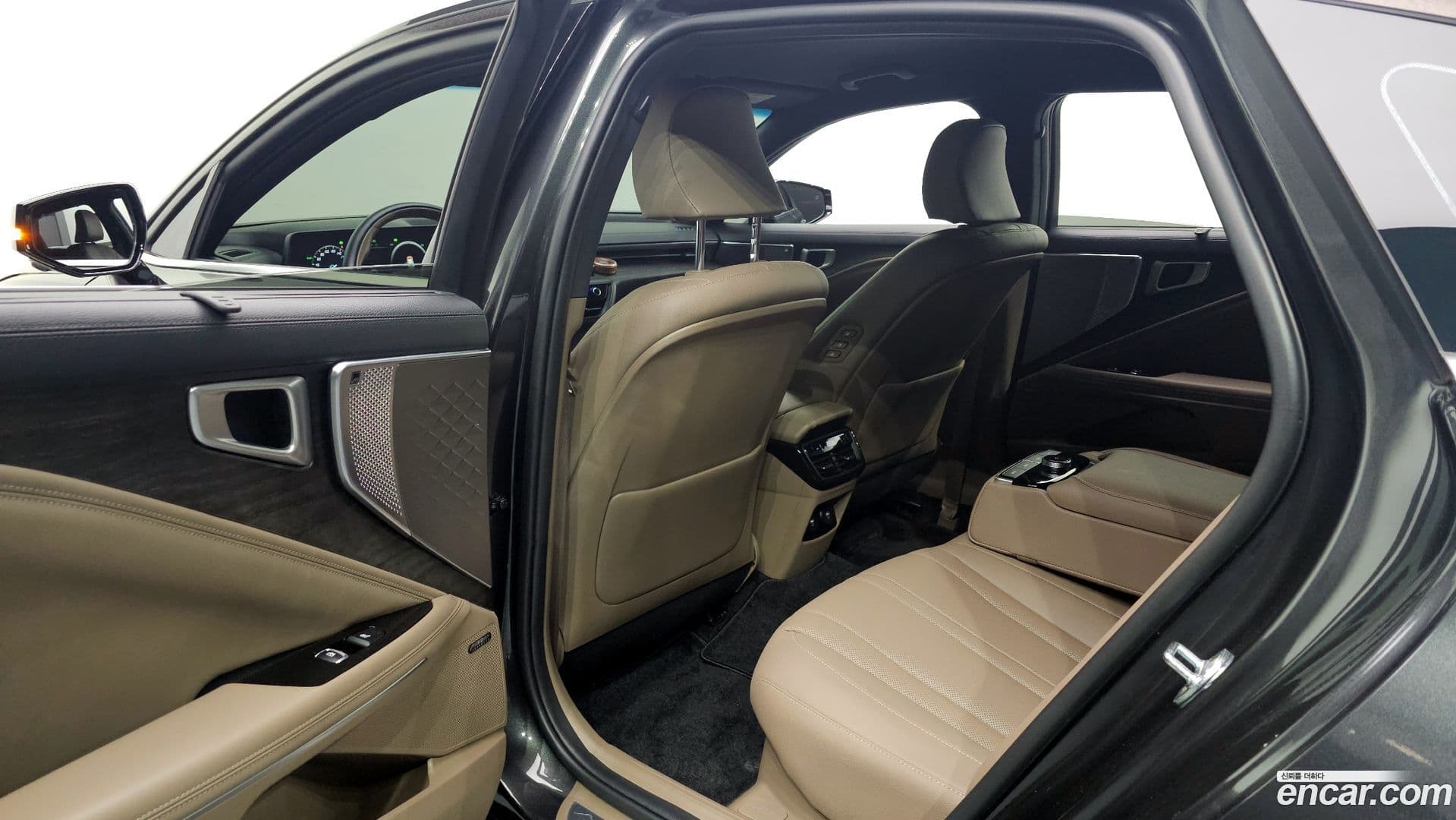 Main__Slider__Photo:K8 Kia 2022.6-10