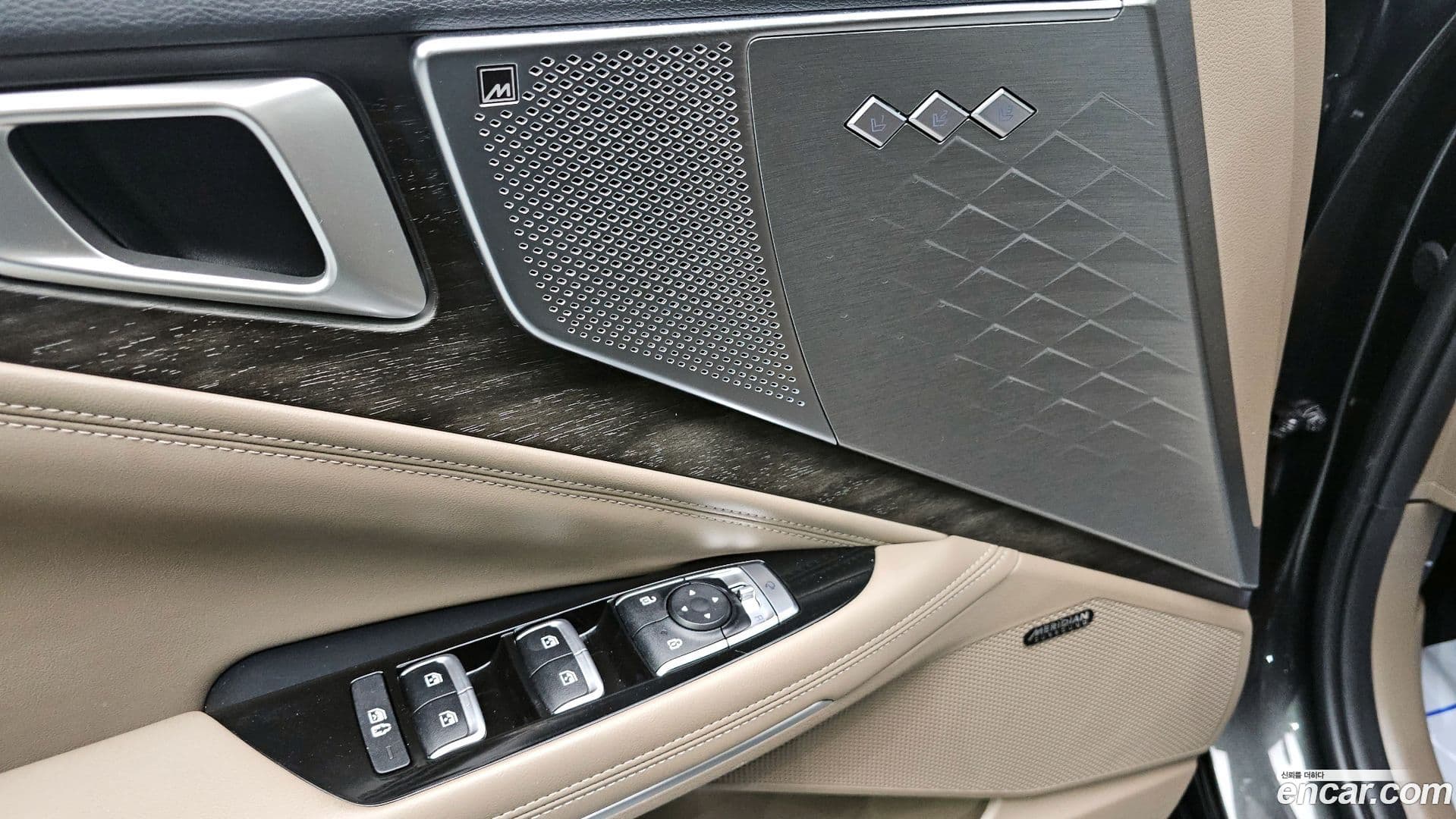Main__Slider__Photo:K8 Kia 2022.6-12