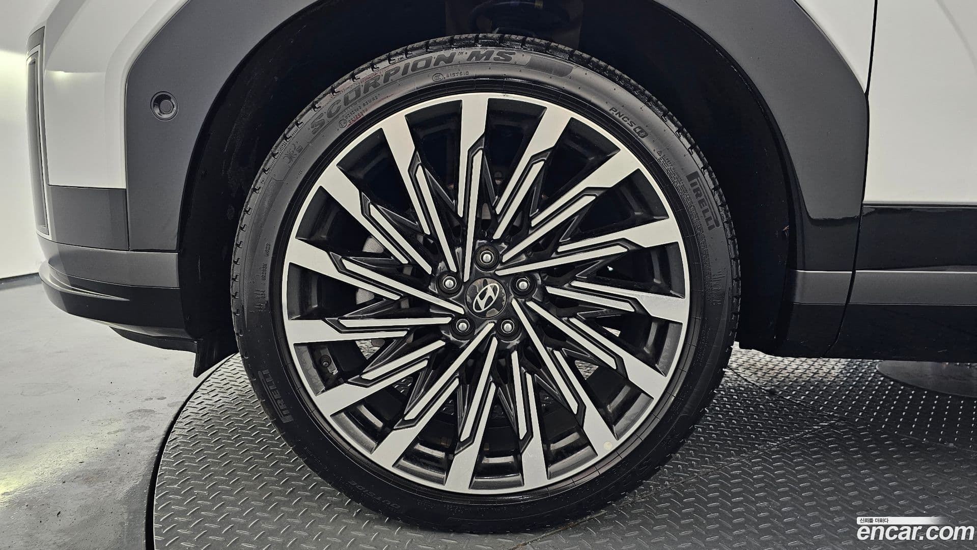 Main__Slider__Photo:Santafe Hyundai 2024.3-4