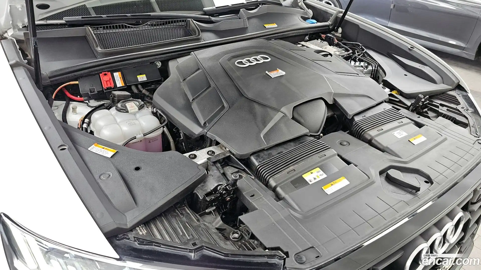 Q8 Audi 2022.1-OUTER-006