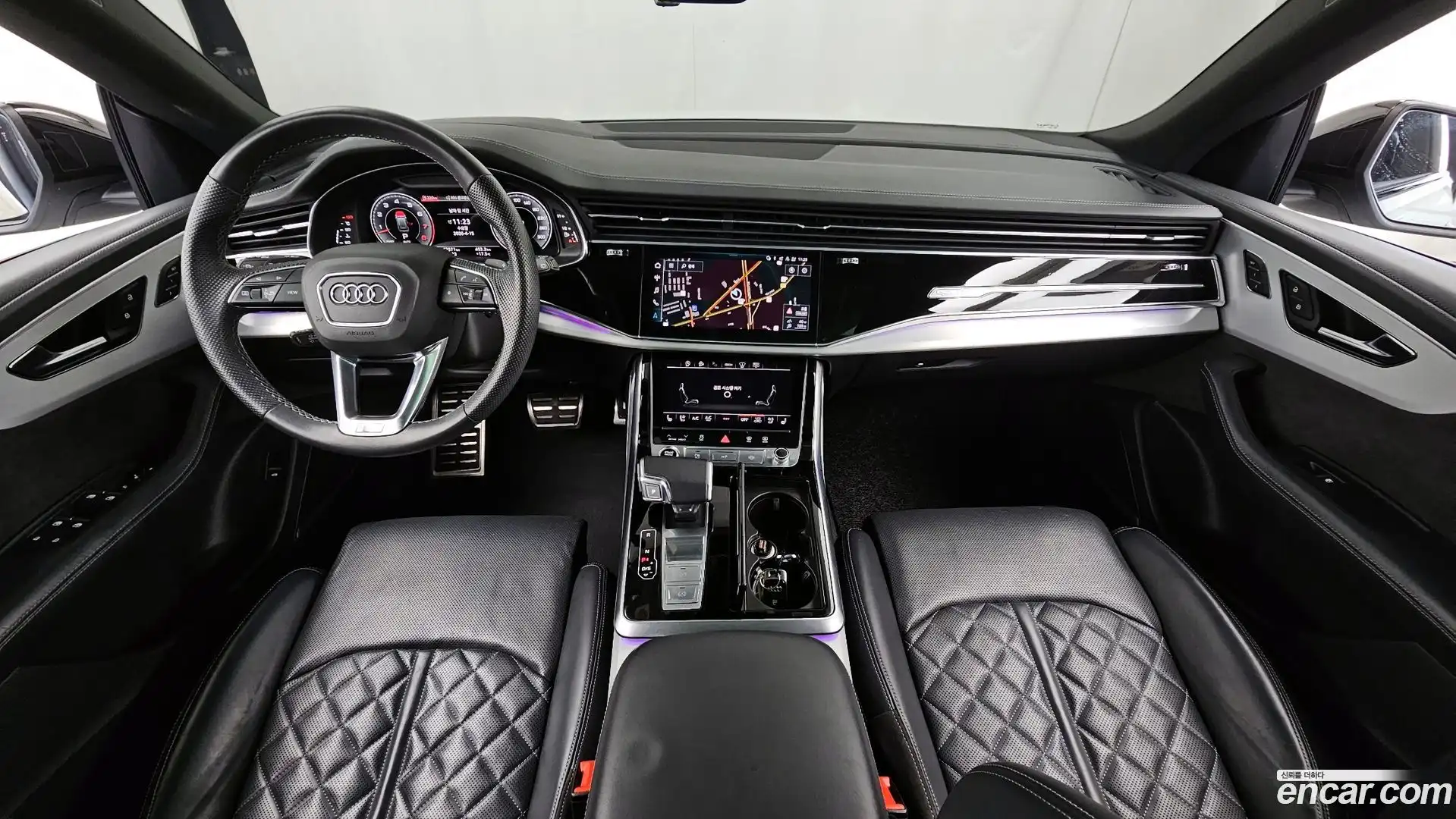 Q8 Audi 2022.1-INNER-007