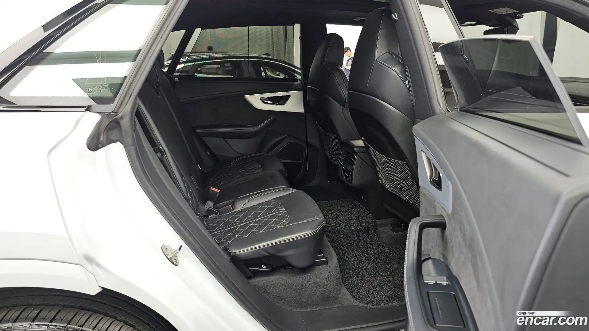 Q8 Audi 2022.1-OPTION-016