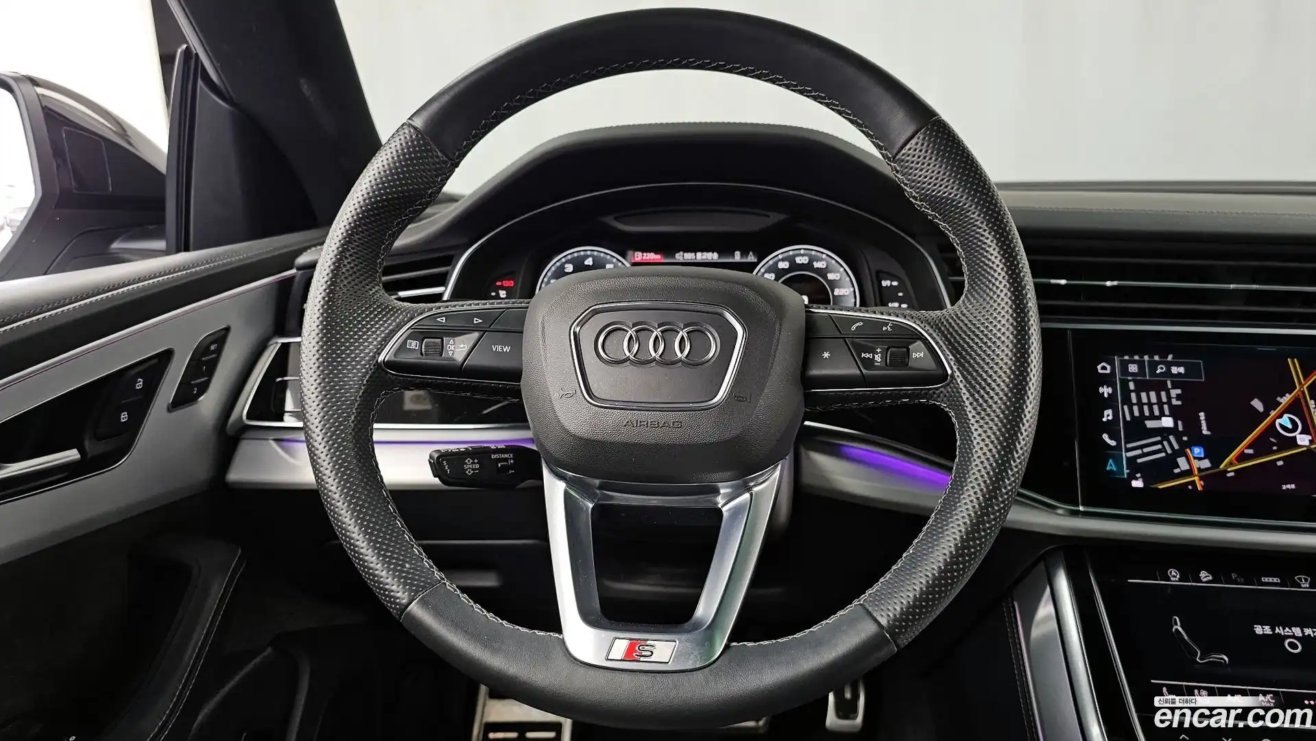 Q8 Audi 2022.1-OPTION-017