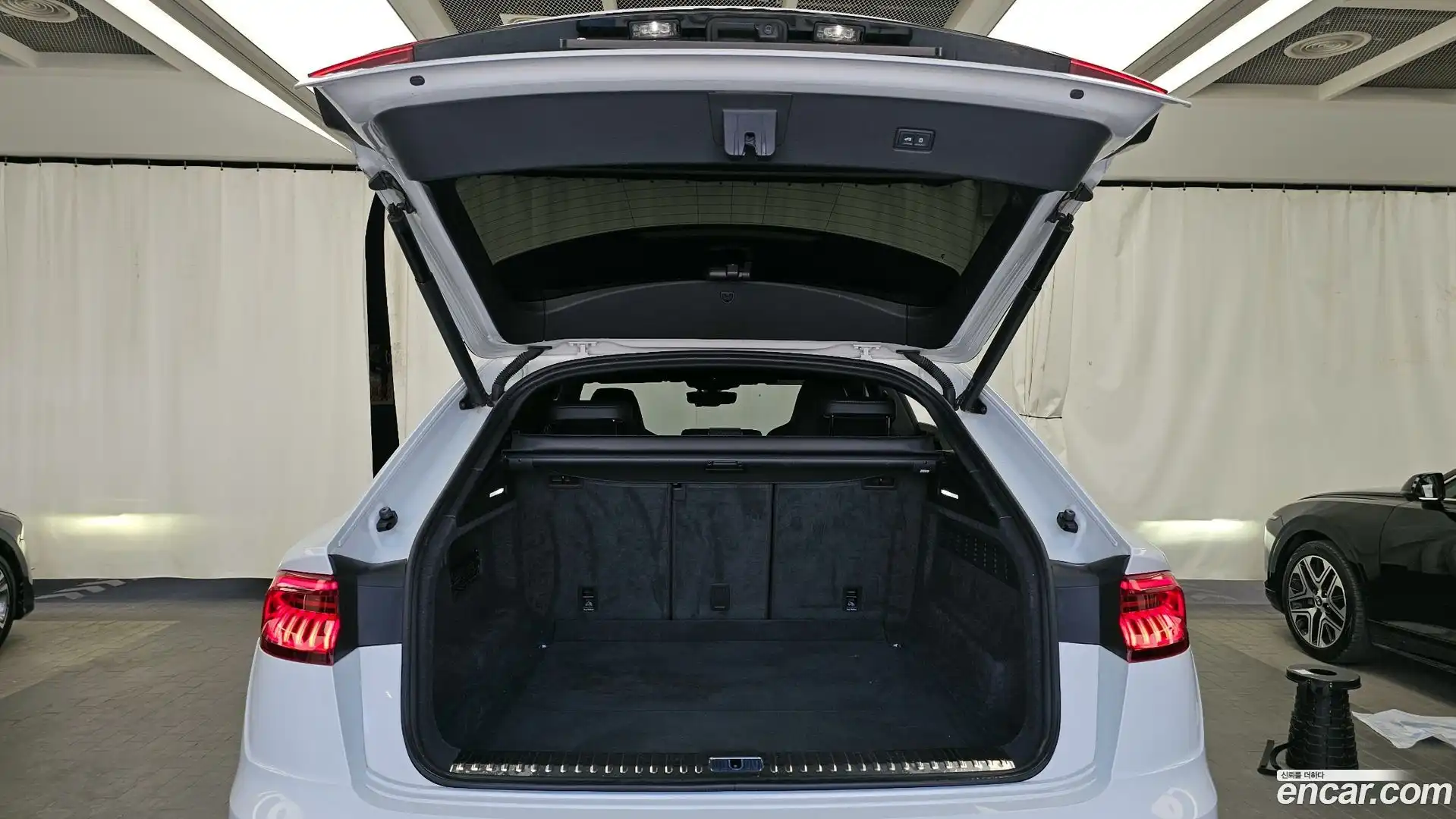 Q8 Audi 2022.1-OPTION-024
