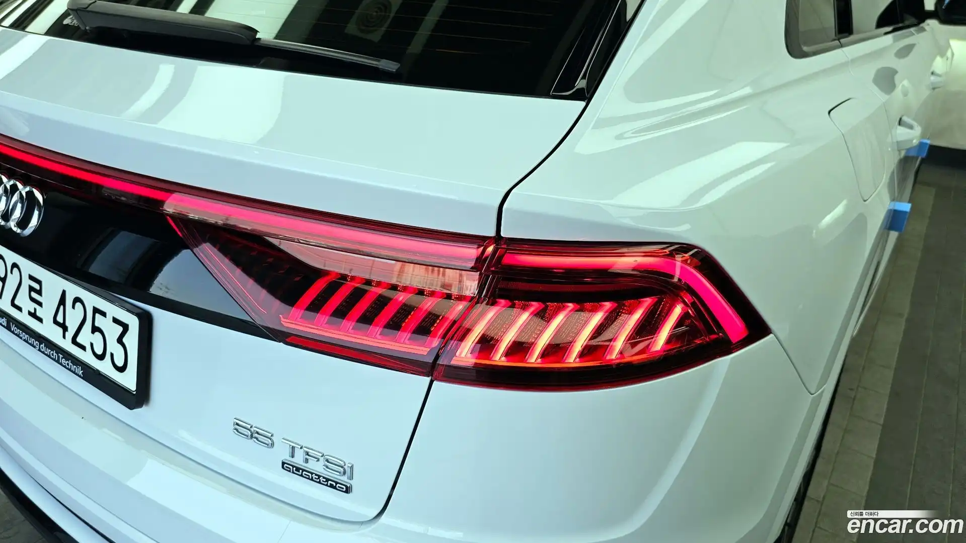 Q8 Audi 2022.1-OUTER-033