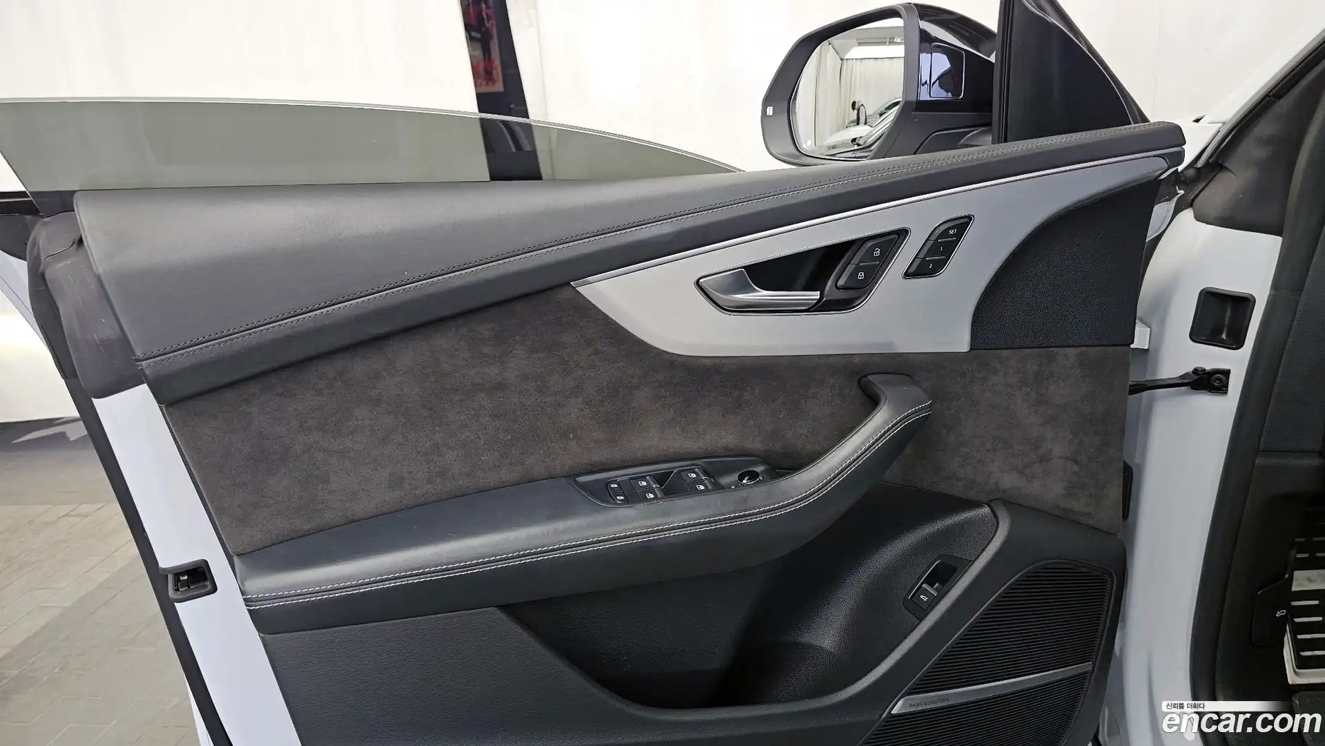 Q8 Audi 2022.1-INNER-034