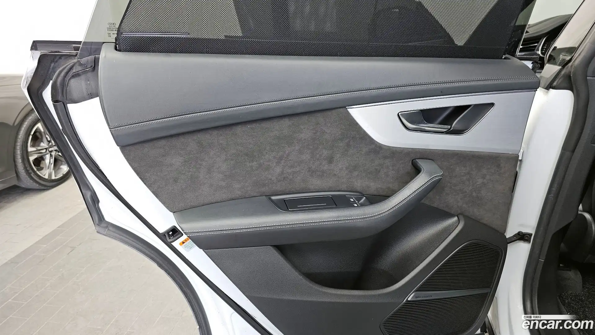 Q8 Audi 2022.1-INNER-035