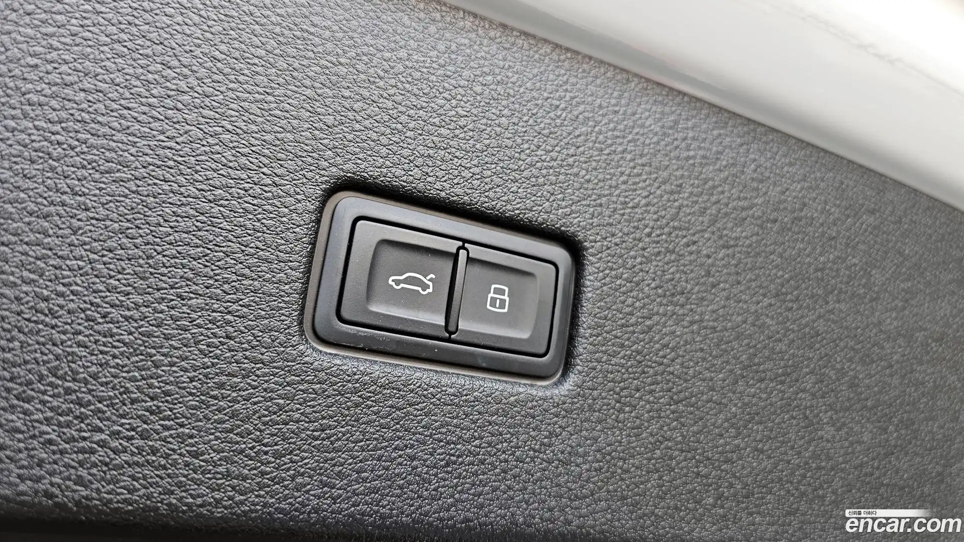 Q8 Audi 2022.1-OPTION-043