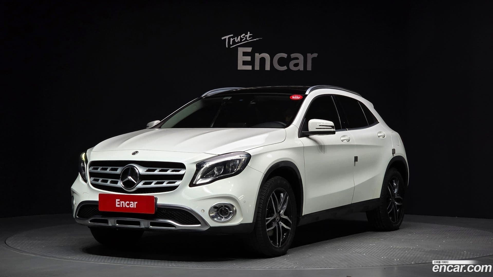 Main__Slider__Photo:GLA-Class Mercedes-Benz 2019.3-0