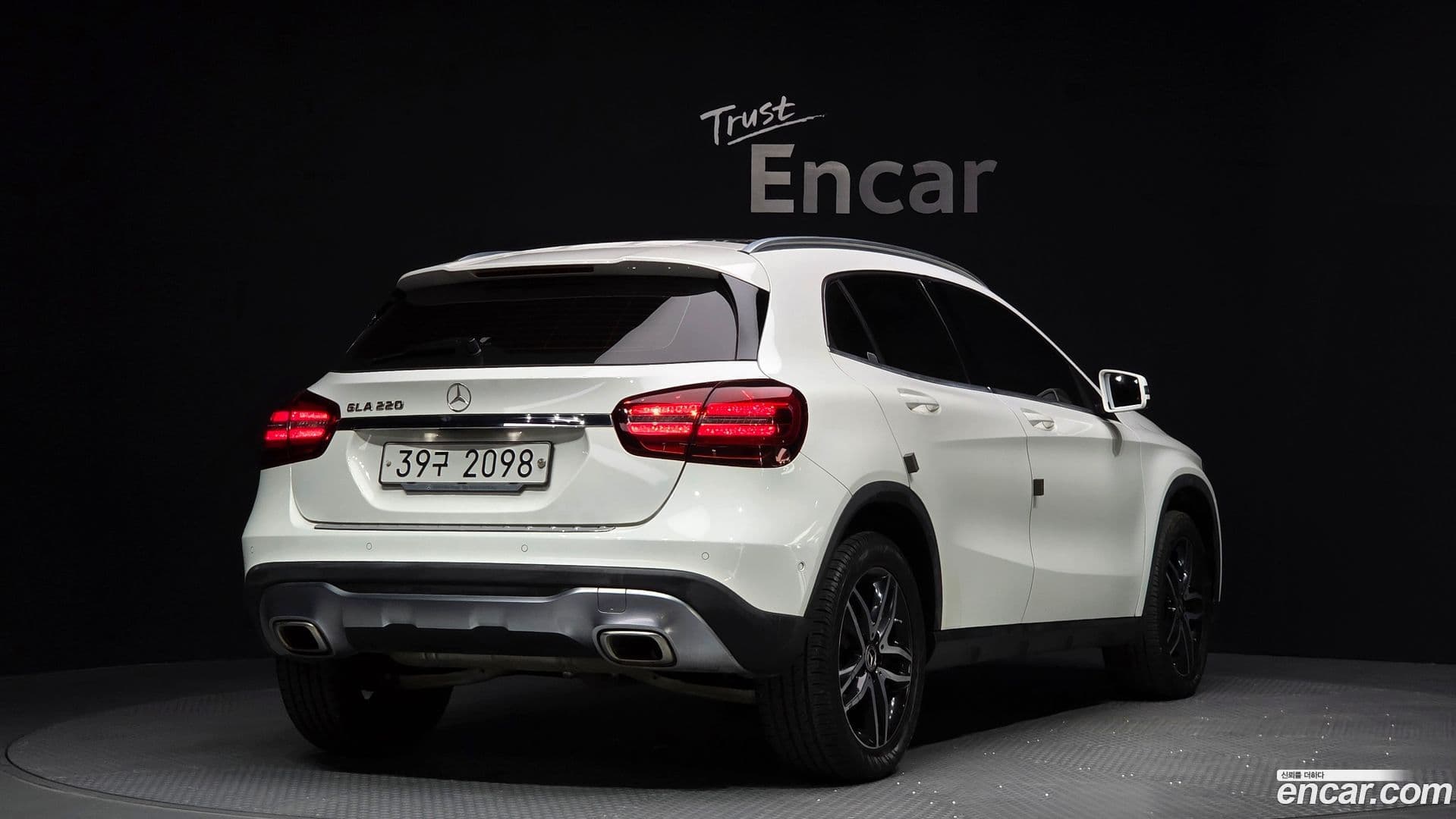 Main__Slider__Photo:GLA-Class Mercedes-Benz 2019.3-1
