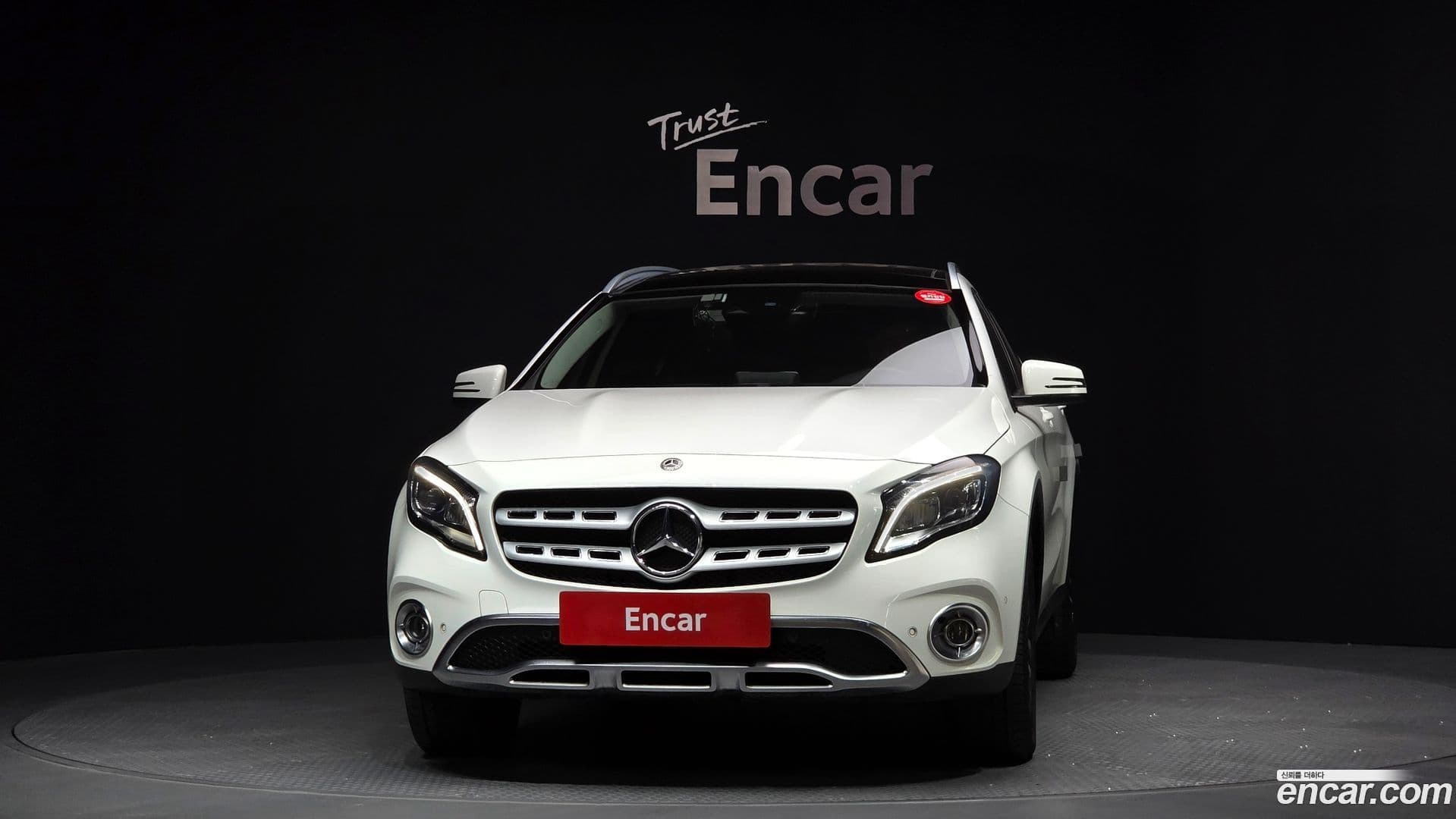 Main__Slider__Photo:GLA-Class Mercedes-Benz 2019.3-2