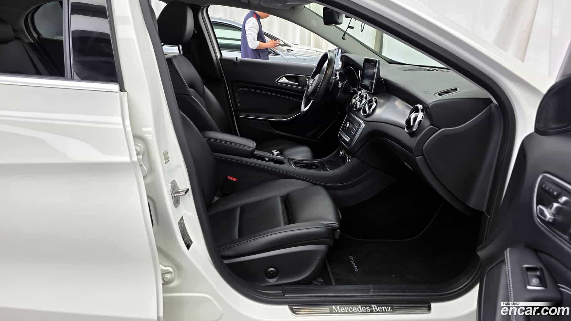 GLA-Class Mercedes-Benz 2019.3-OPTION-015