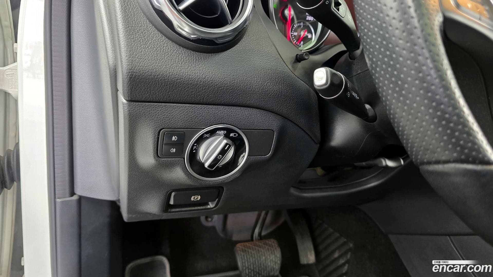 Main__Slider__Photo:GLA-Class Mercedes-Benz 2019.3-15