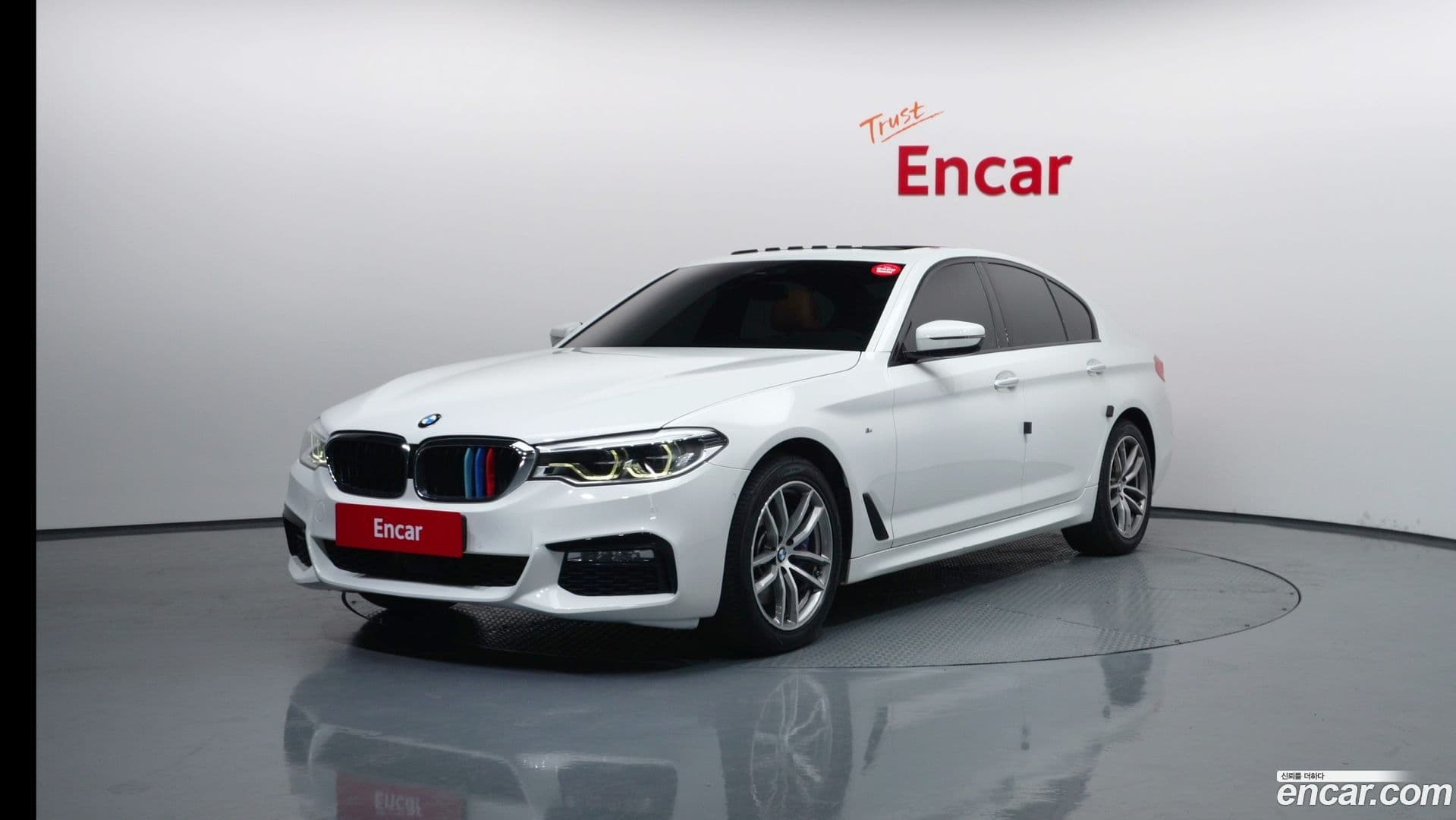 Main__Slider__Photo:5-Series BMW 2017.8-0