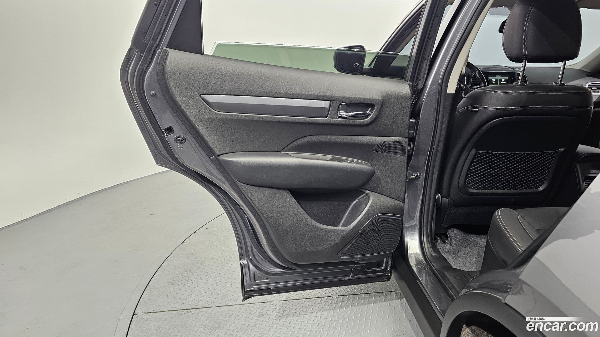 Main__Slider__Photo:QM6 Renault Korea 2022.1-24
